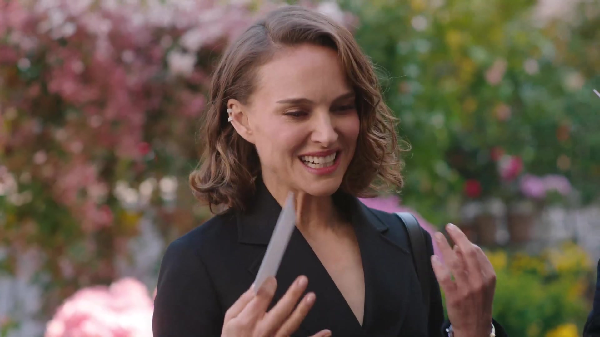 Miss_Dior_-_A_Miss_in_Paris_Episode_2-00_00_48_680.jpeg