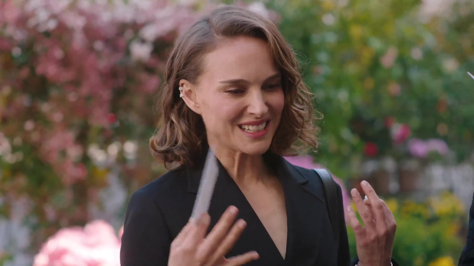 Miss_Dior_-_A_Miss_in_Paris_Episode_2-00_00_48_760.jpeg