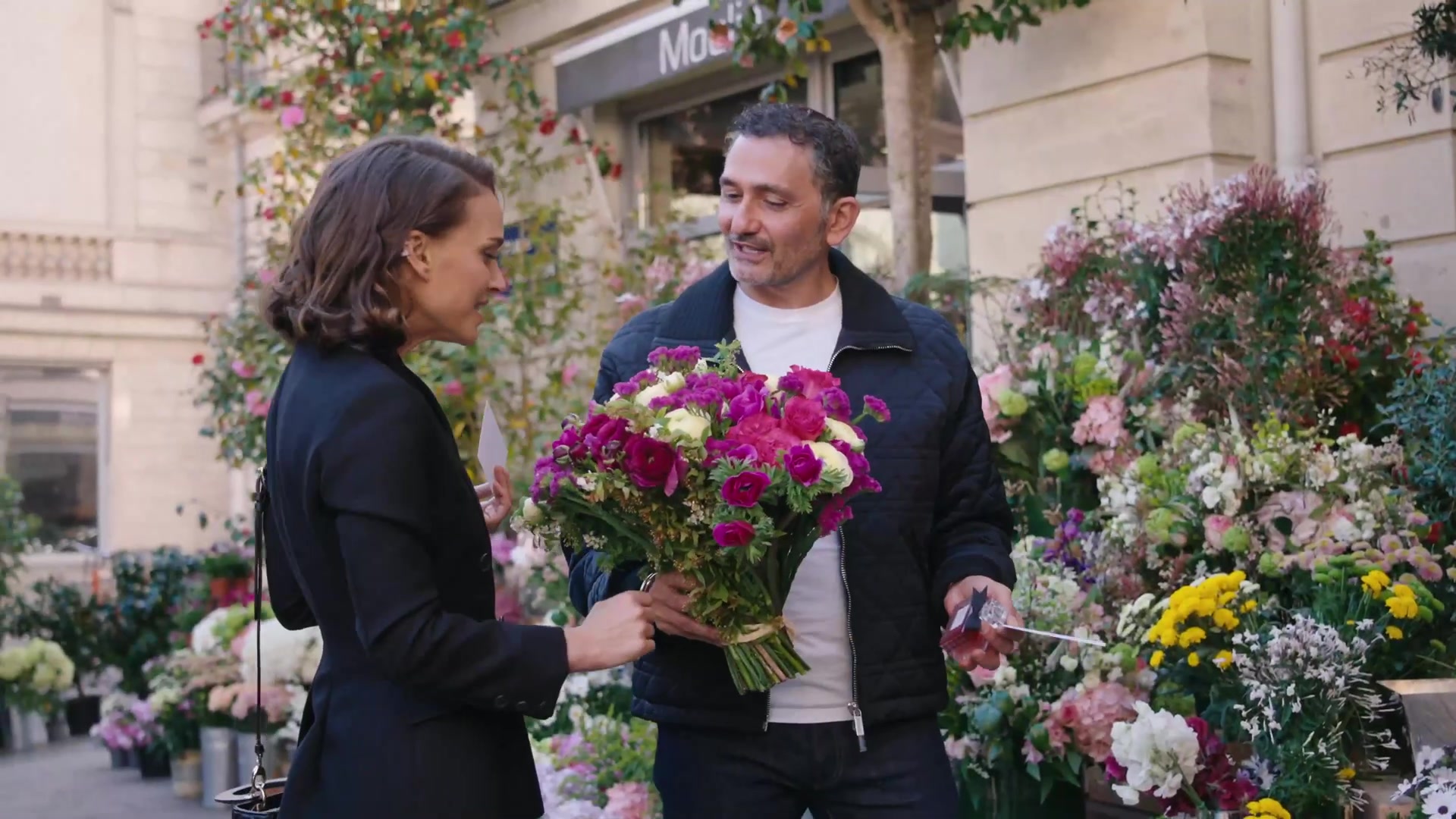 Miss_Dior_-_A_Miss_in_Paris_Episode_2-00_00_53_160.jpeg