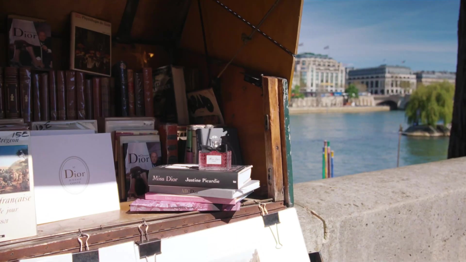 Miss_Dior_-_A_Miss_in_Paris_Episode_3-00_00_02_760.jpeg