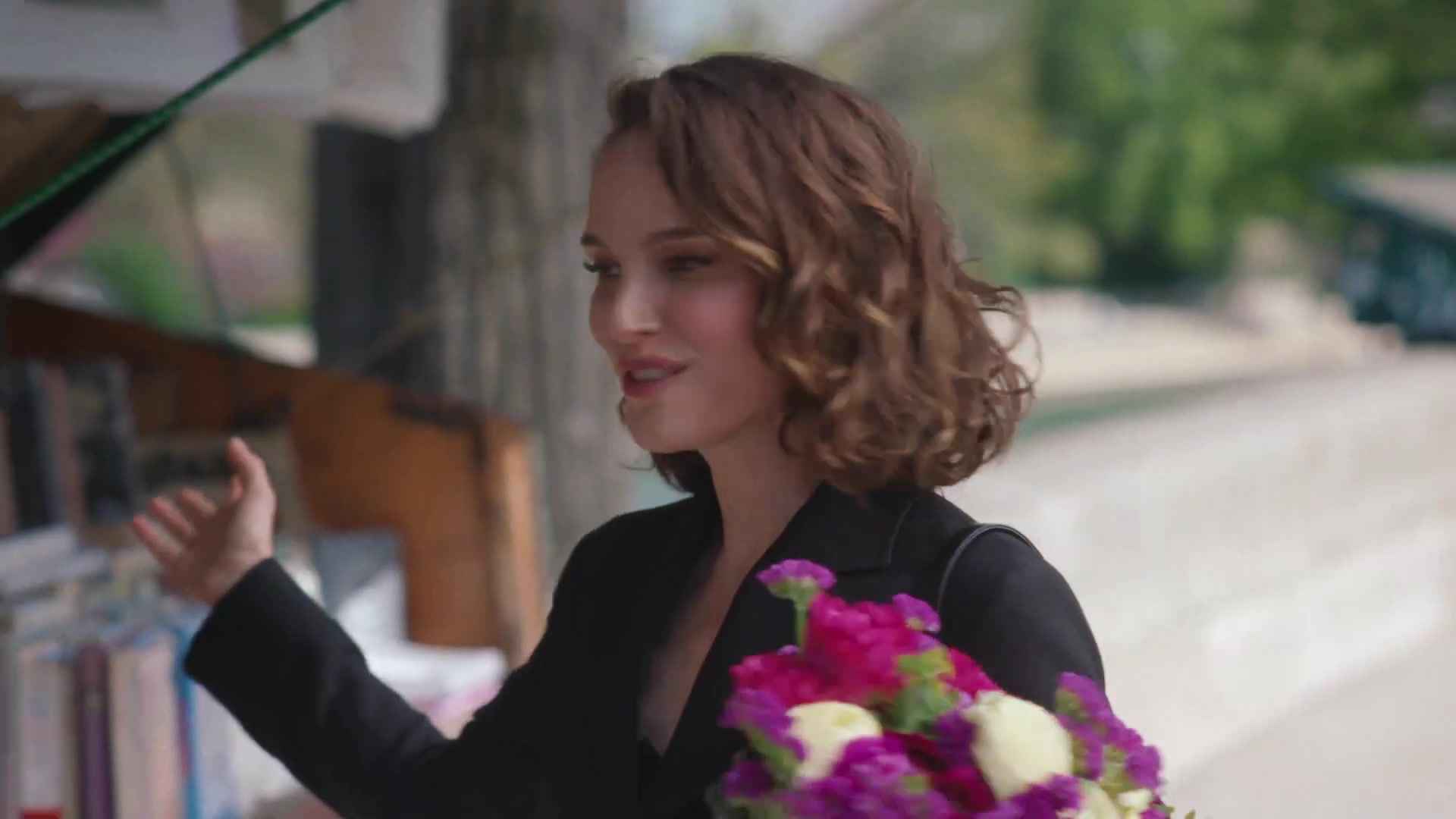 Miss_Dior_-_A_Miss_in_Paris_Episode_3-00_00_06_360.jpeg Miss_Dior_-_A_Miss_in_Paris_Episode_3-00_00_06_360.jpeg