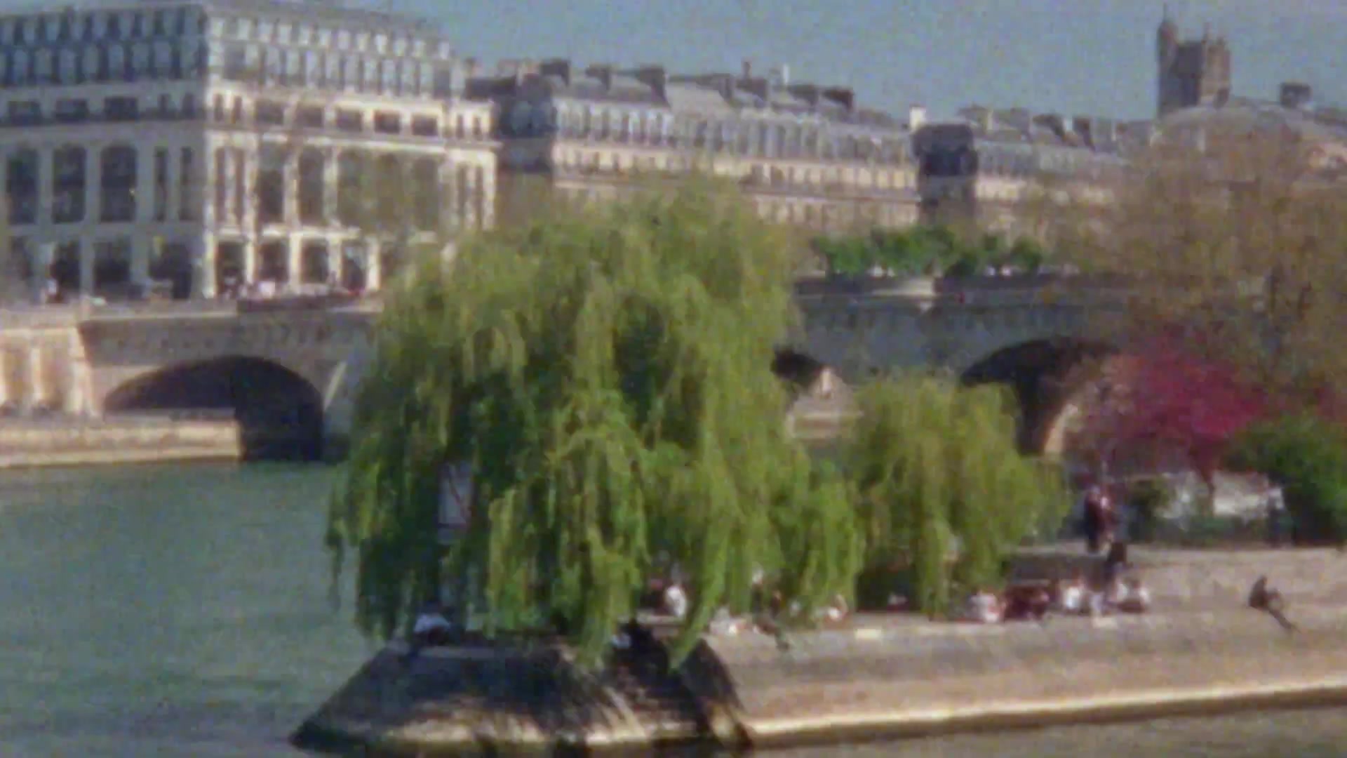 Miss_Dior_-_A_Miss_in_Paris_Episode_3-00_00_23_480.jpeg