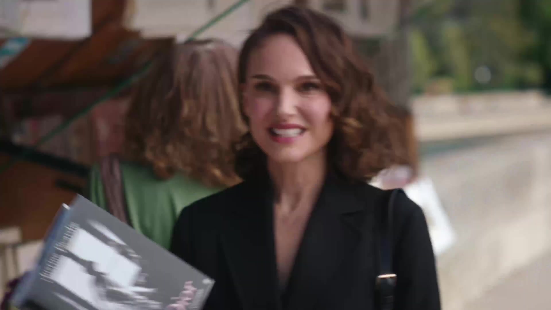 Miss_Dior_-_A_Miss_in_Paris_Episode_3-00_00_24_680.jpeg