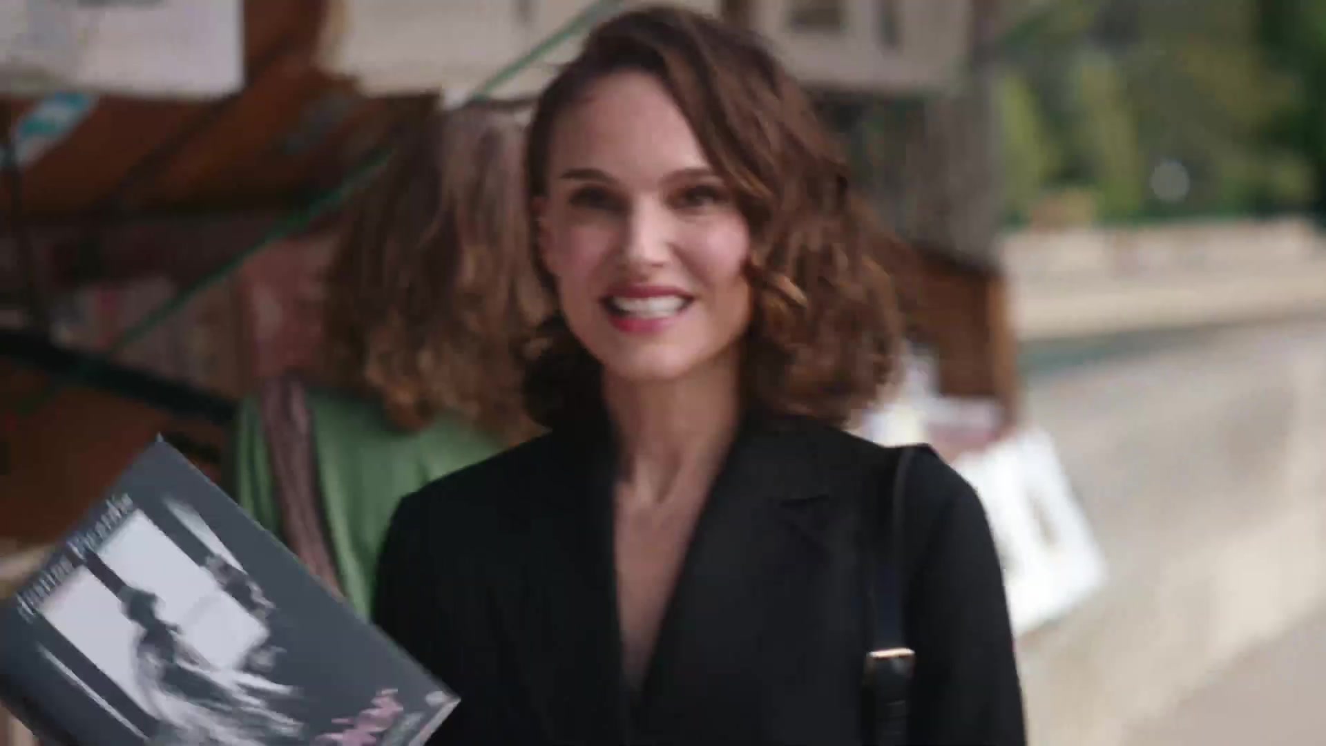 Miss_Dior_-_A_Miss_in_Paris_Episode_3-00_00_24_760.jpeg