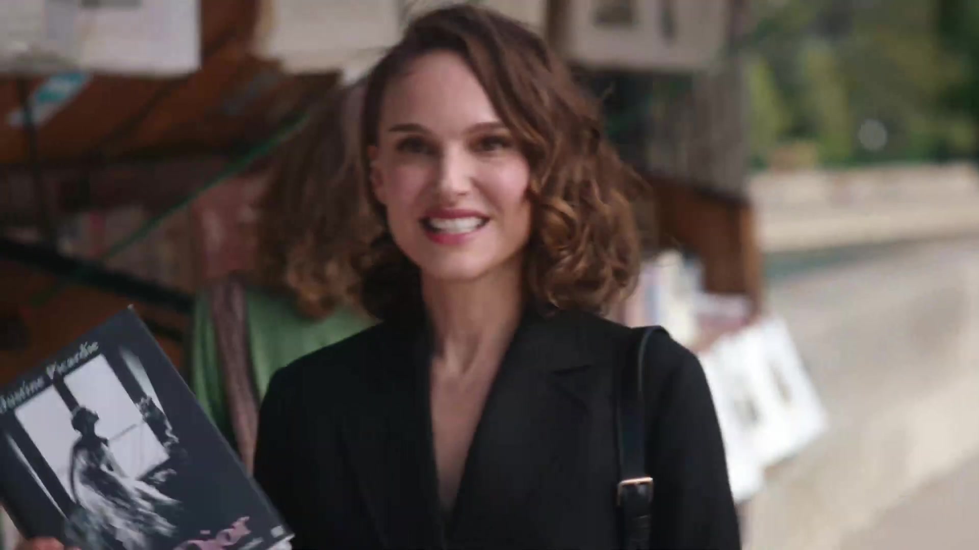 Miss_Dior_-_A_Miss_in_Paris_Episode_3-00_00_24_840.jpeg