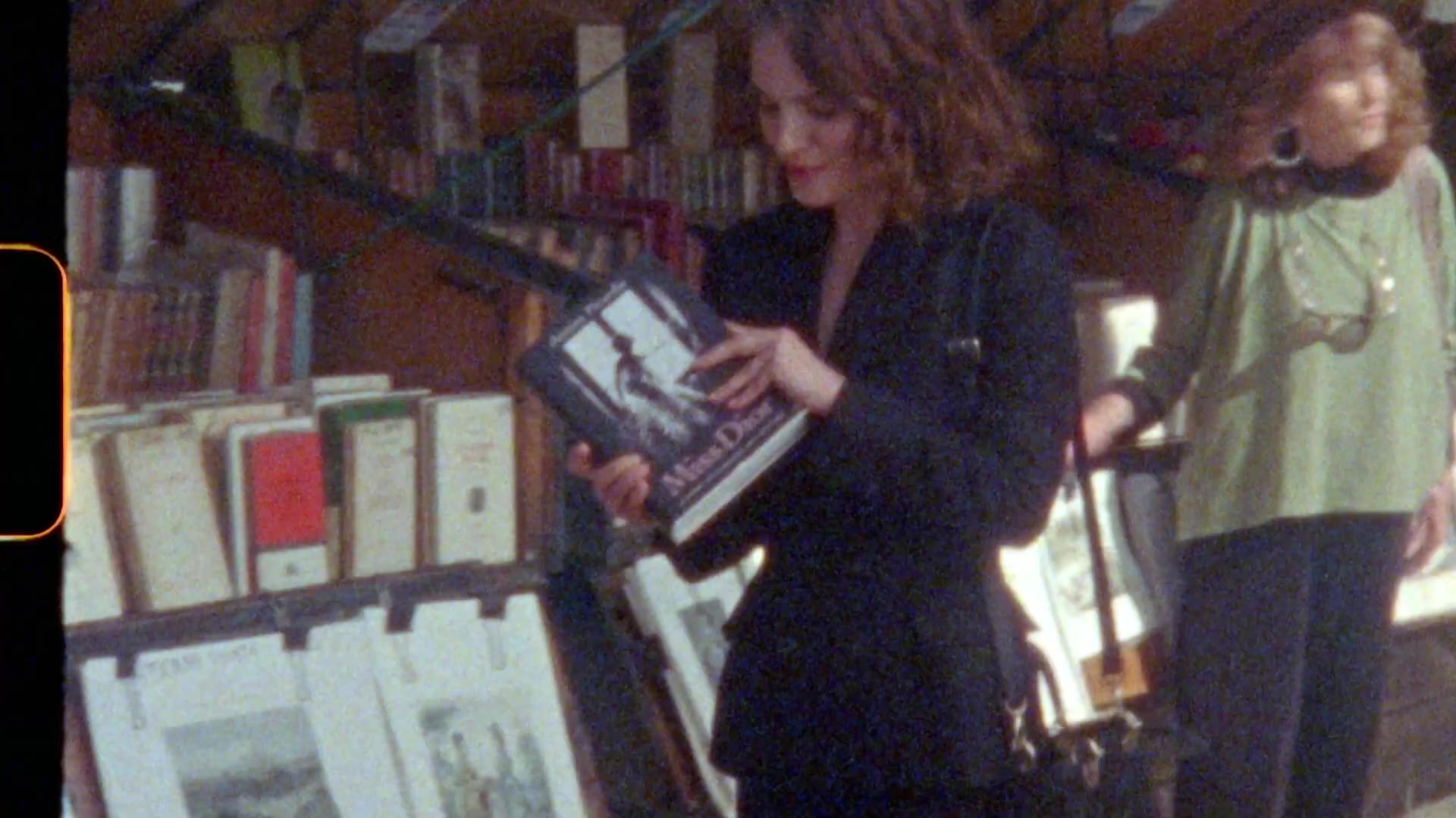 Miss_Dior_-_A_Miss_in_Paris_Episode_3-00_00_25_800.jpeg