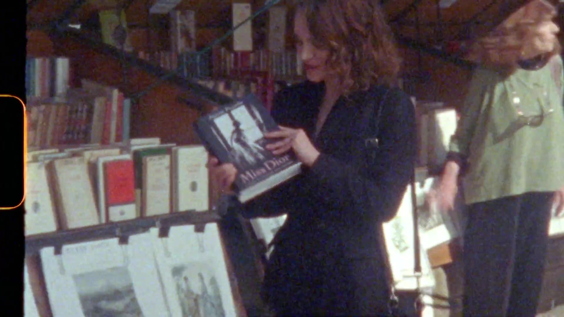 Miss_Dior_-_A_Miss_in_Paris_Episode_3-00_00_25_960.jpeg