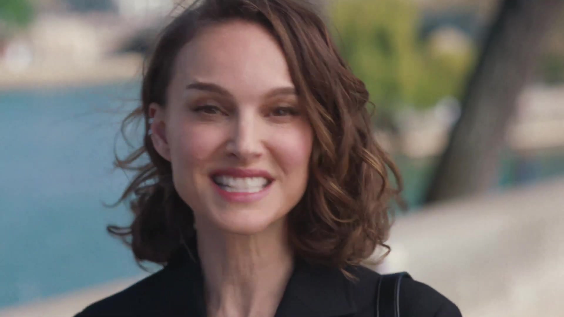 Miss_Dior_-_A_Miss_in_Paris_Episode_3-00_00_33_880.jpeg