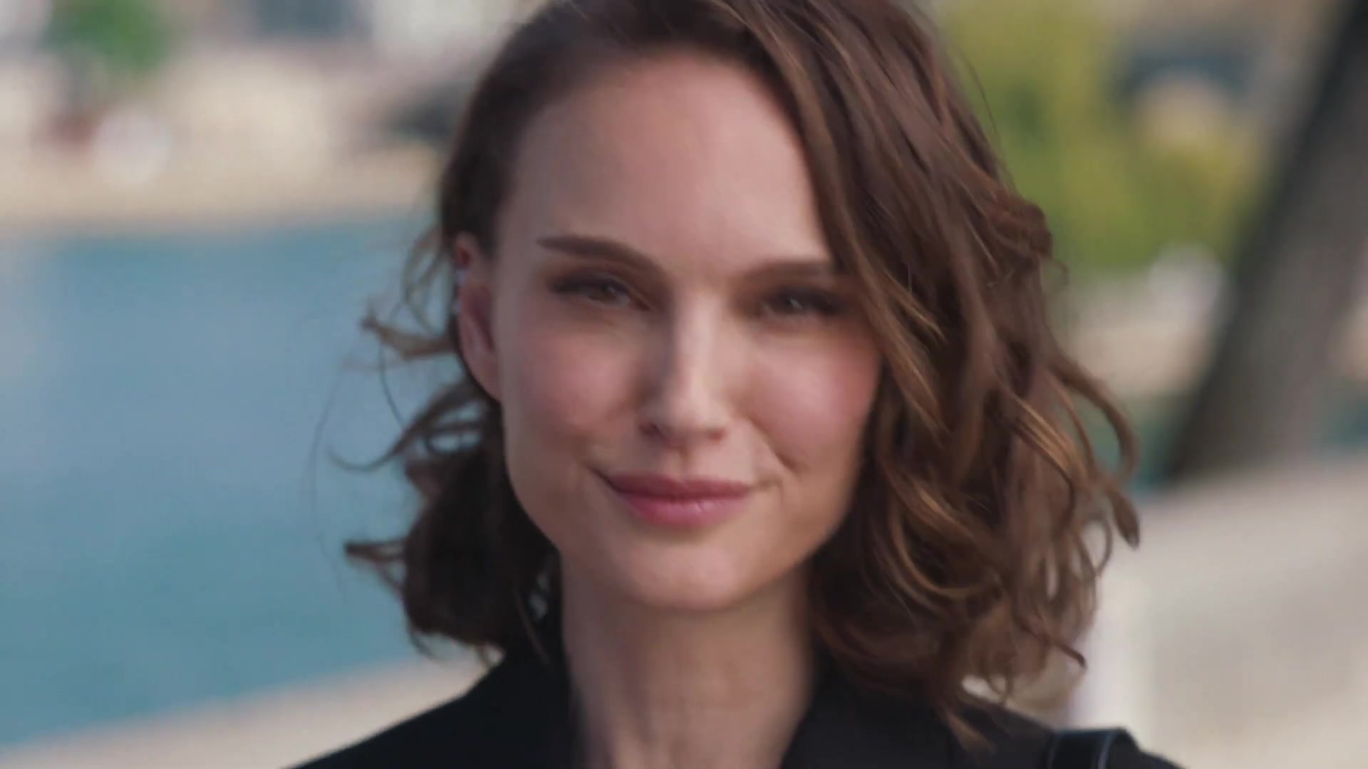 Miss_Dior_-_A_Miss_in_Paris_Episode_3-00_00_35_160.jpeg