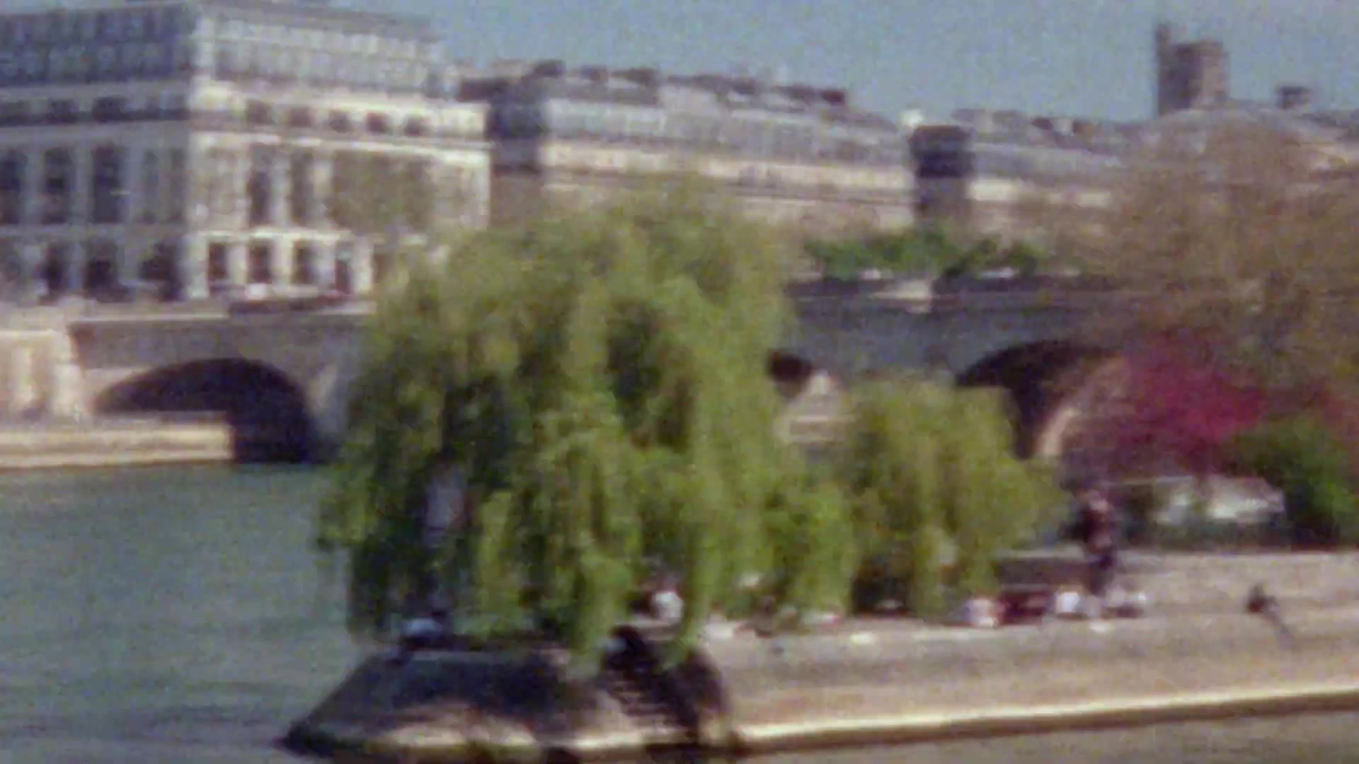 Miss_Dior_-_A_Miss_in_Paris_Episode_3-00_00_35_800.jpeg