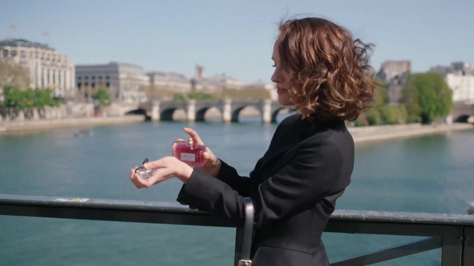Miss_Dior_-_A_Miss_in_Paris_Episode_3-00_00_42_520.jpeg