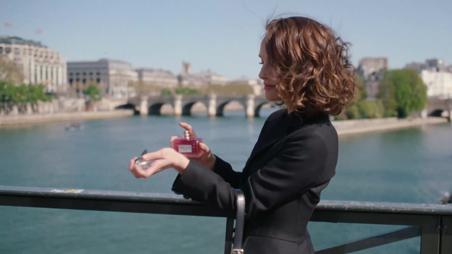 Miss_Dior_-_A_Miss_in_Paris_Episode_3-00_00_42_600.jpeg