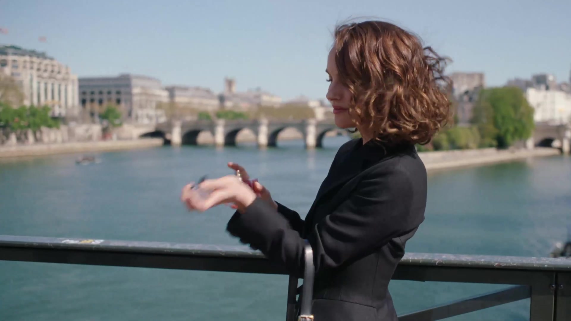 Miss_Dior_-_A_Miss_in_Paris_Episode_3-00_00_42_680.jpeg