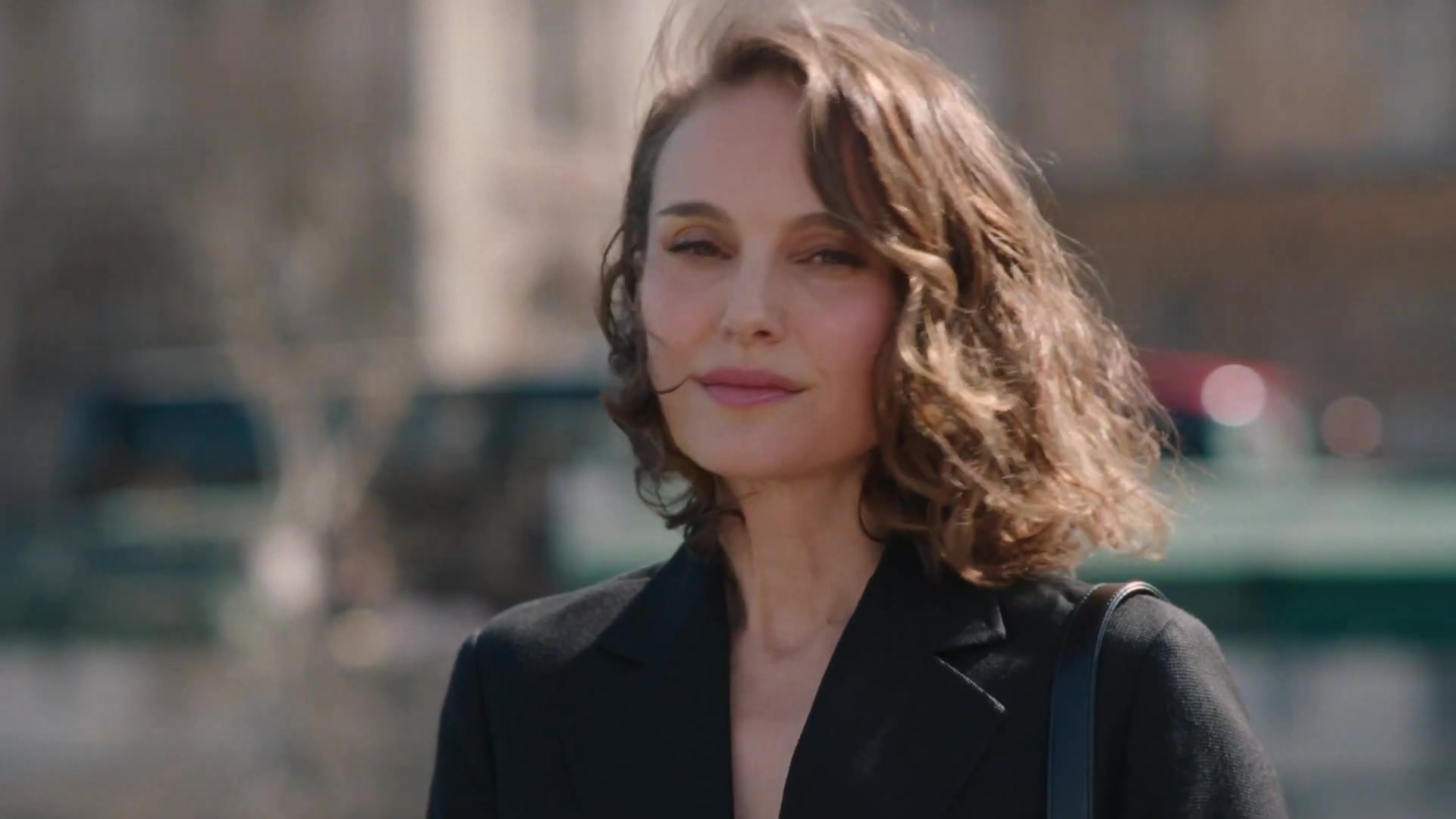 Miss_Dior_-_A_Miss_in_Paris_Episode_3-00_00_43_800.jpeg