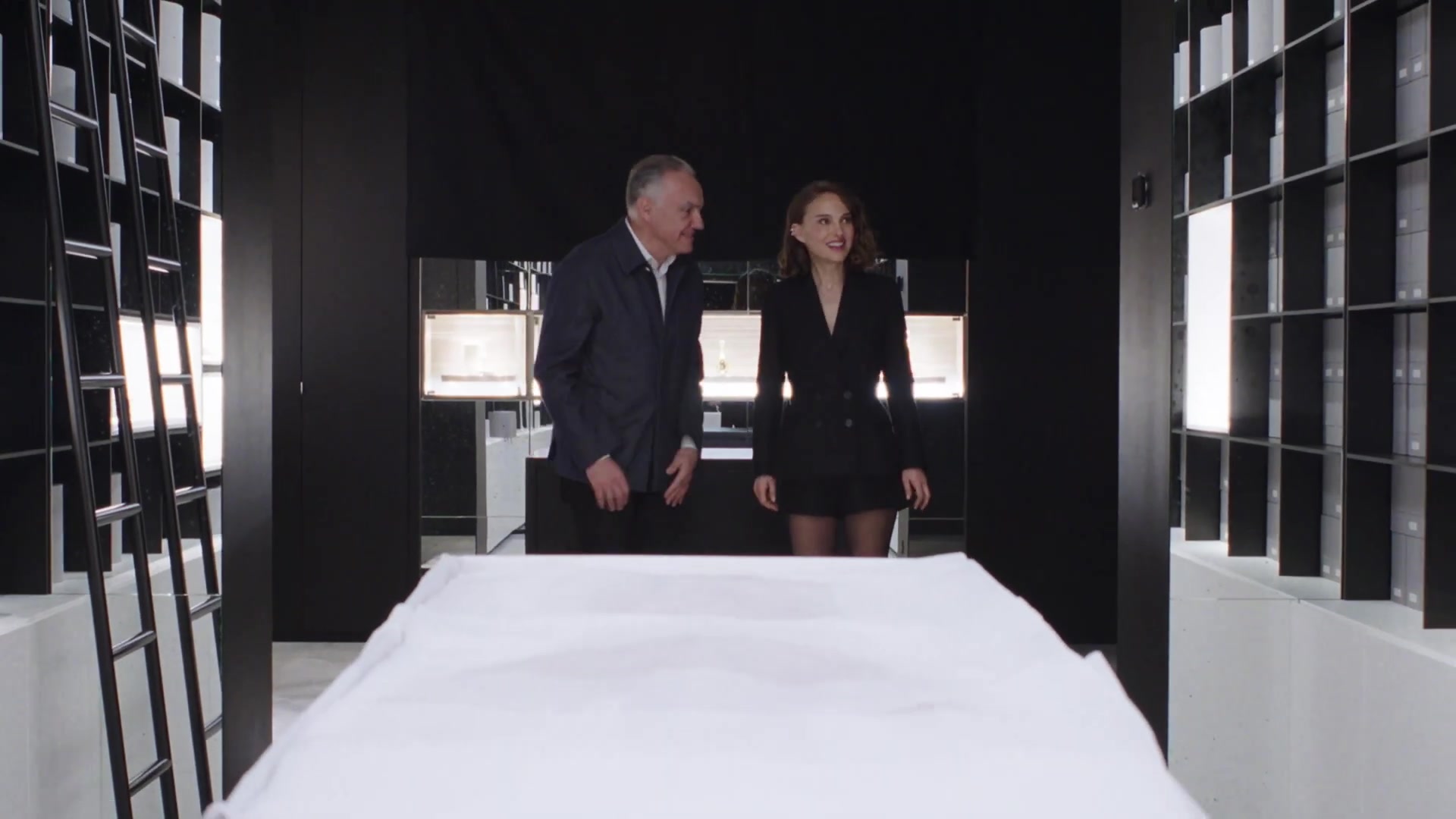 Miss_Dior_-_A_Miss_in_Paris_Episode_4-00_00_05_400.jpeg