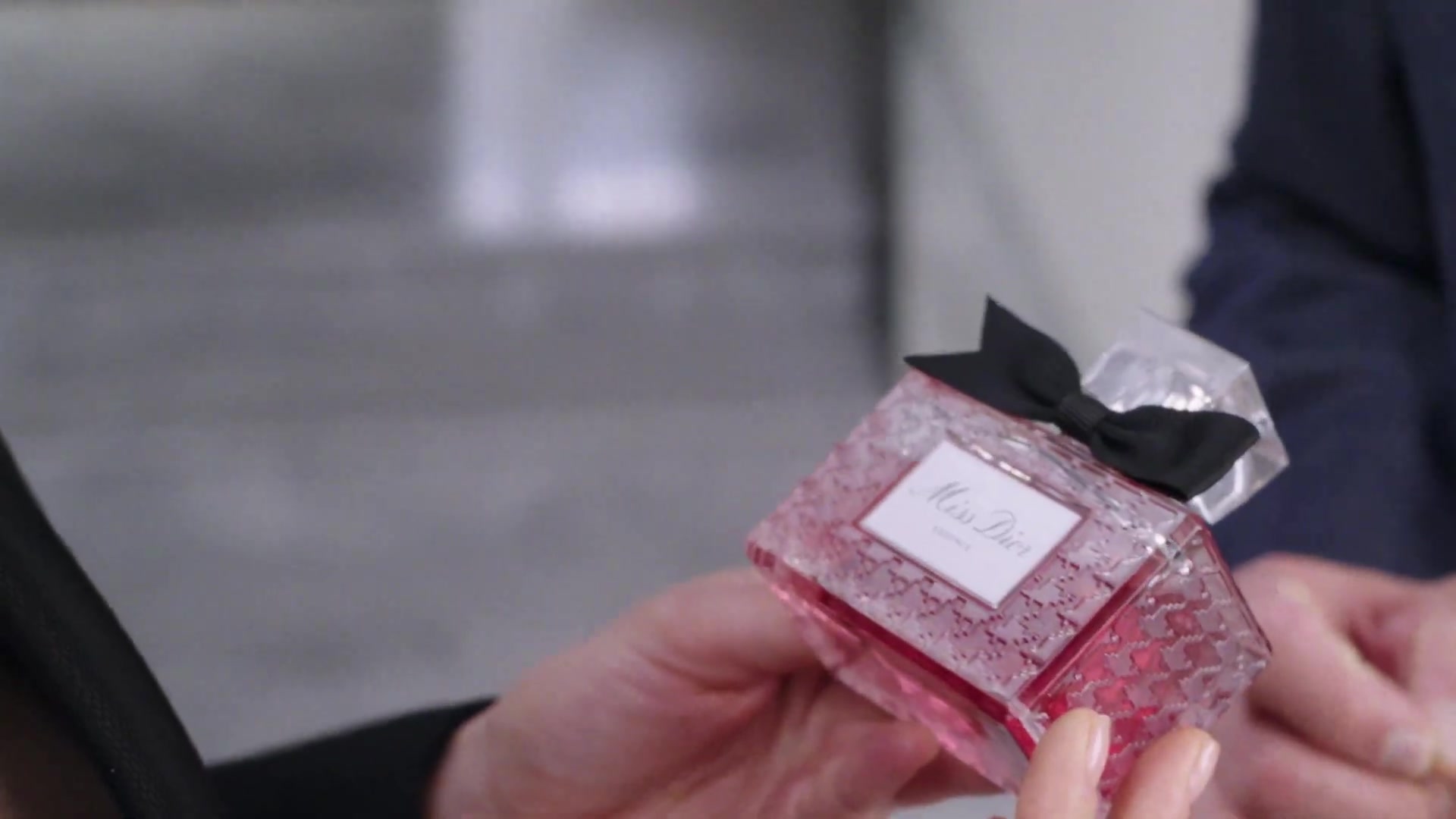 Miss_Dior_-_A_Miss_in_Paris_Episode_4-00_00_27_240.jpeg