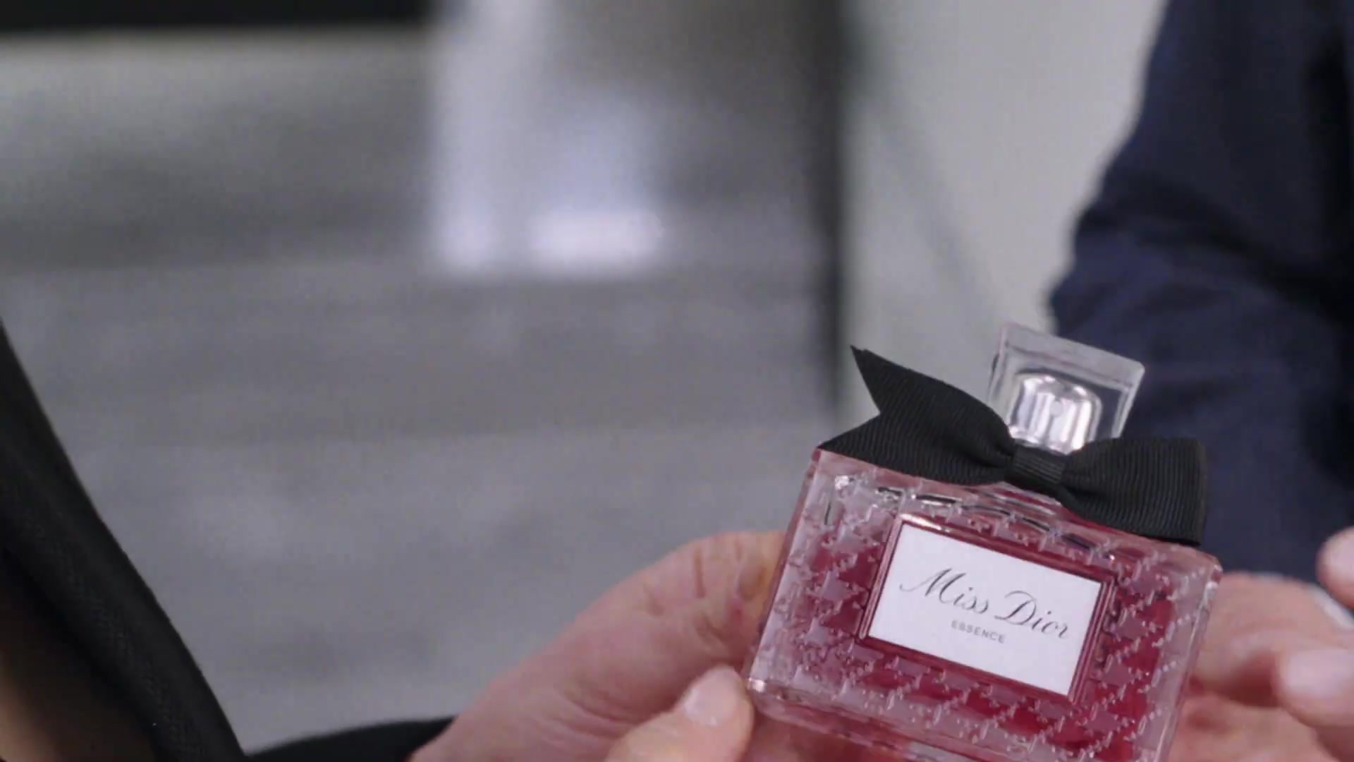 Miss_Dior_-_A_Miss_in_Paris_Episode_4-00_00_27_960.jpeg