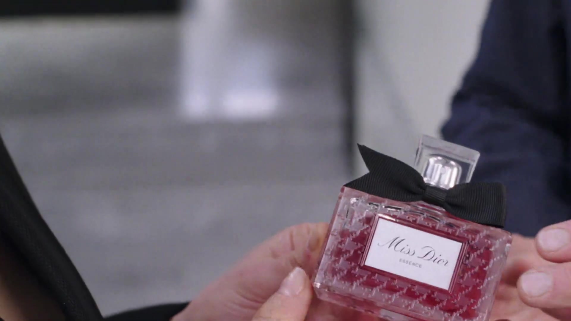 Miss_Dior_-_A_Miss_in_Paris_Episode_4-00_00_28_040.jpeg Miss_Dior_-_A_Miss_in_Paris_Episode_4-00_00_28_040.jpeg