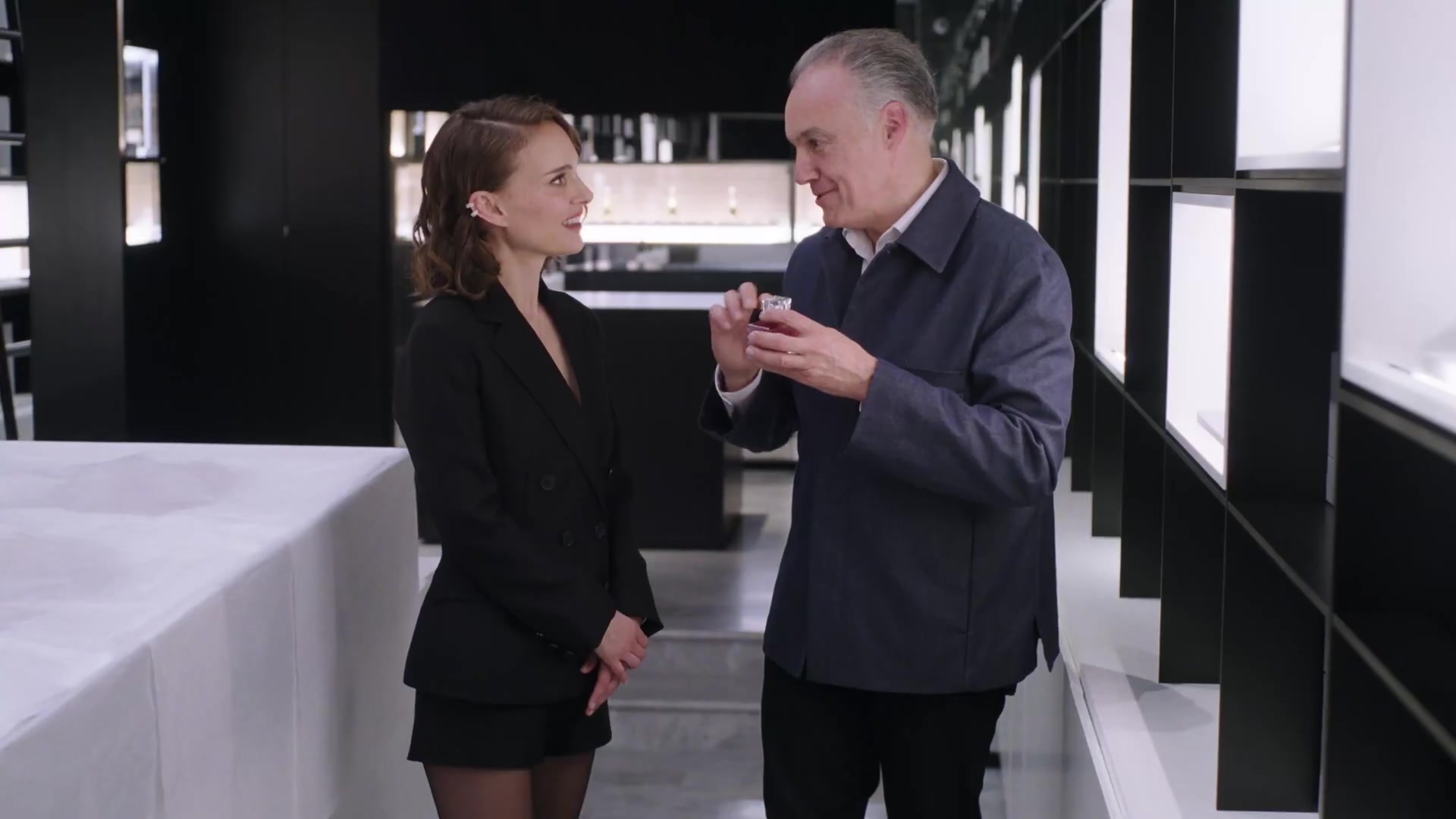 Miss_Dior_-_A_Miss_in_Paris_Episode_4-00_00_29_640.jpeg