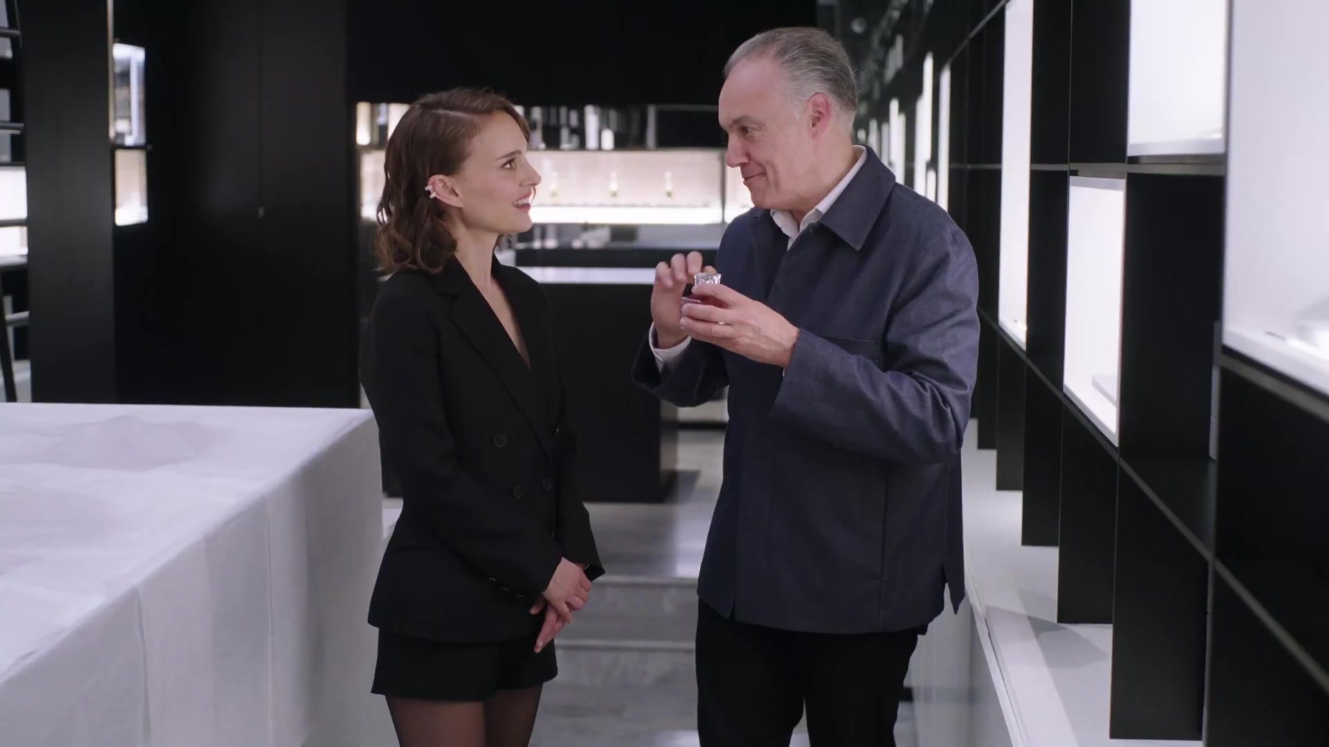 Miss_Dior_-_A_Miss_in_Paris_Episode_4-00_00_29_720.jpeg