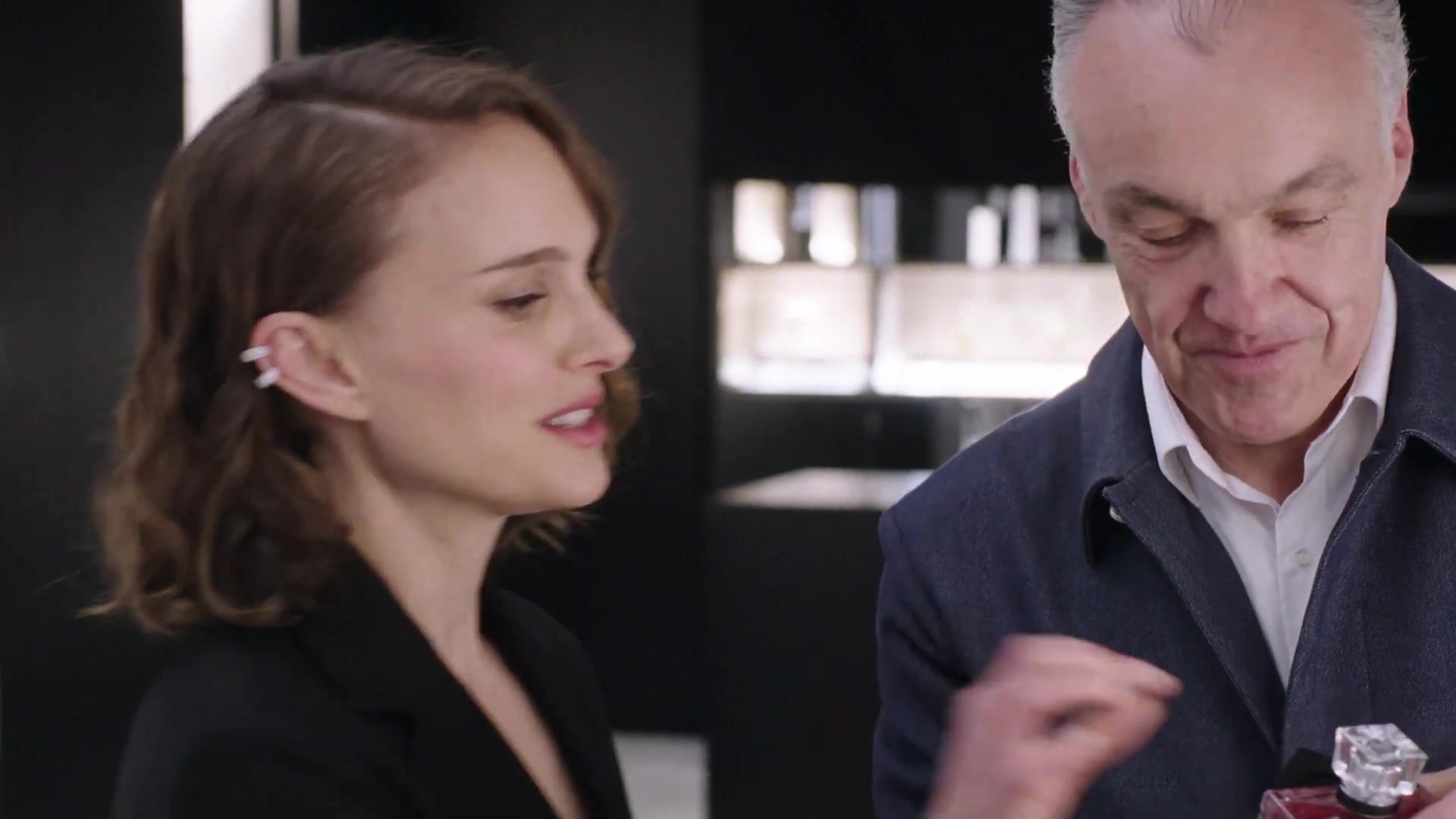Miss_Dior_-_A_Miss_in_Paris_Episode_4-00_00_31_960.jpeg