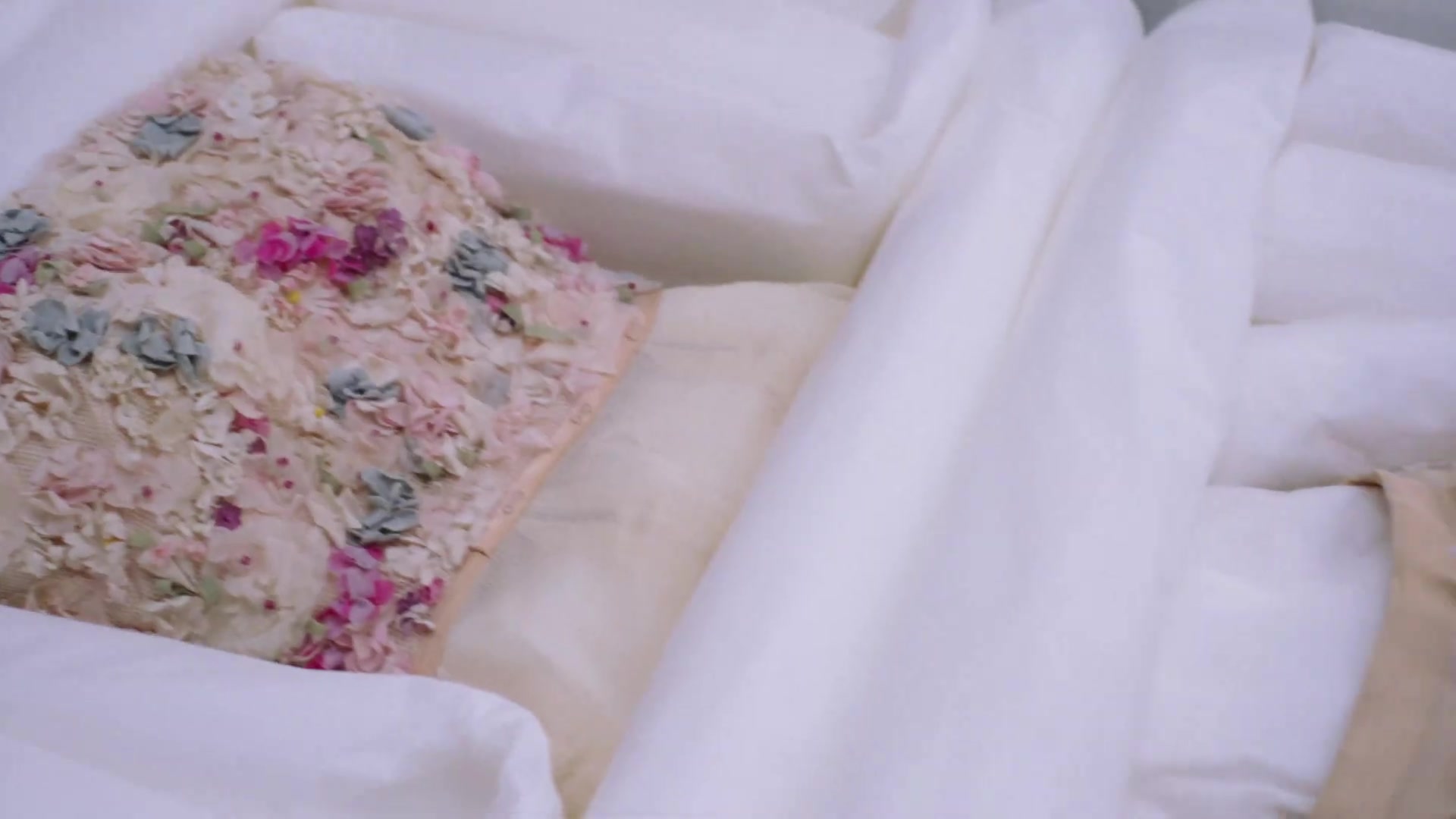Miss_Dior_-_A_Miss_in_Paris_Episode_4-00_00_41_400.jpeg
