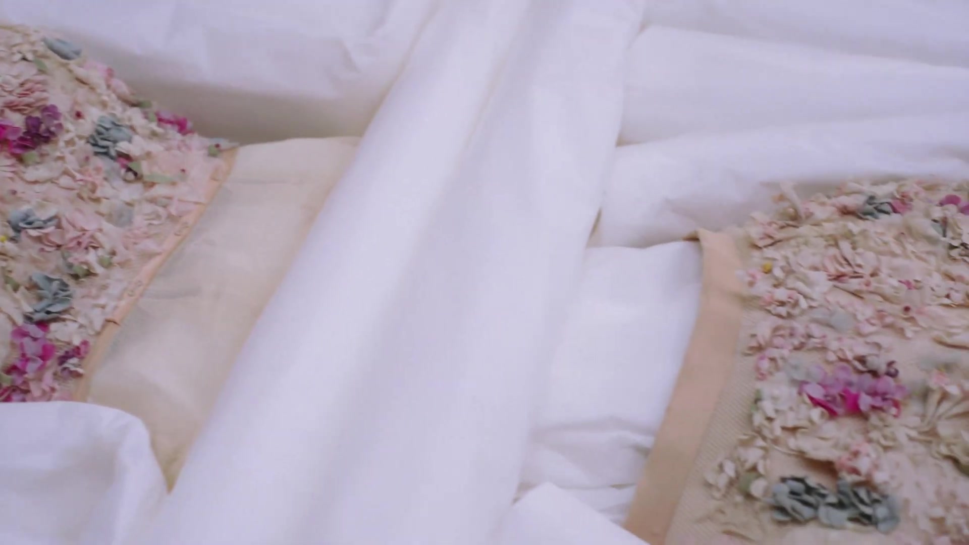 Miss_Dior_-_A_Miss_in_Paris_Episode_4-00_00_42_200.jpeg