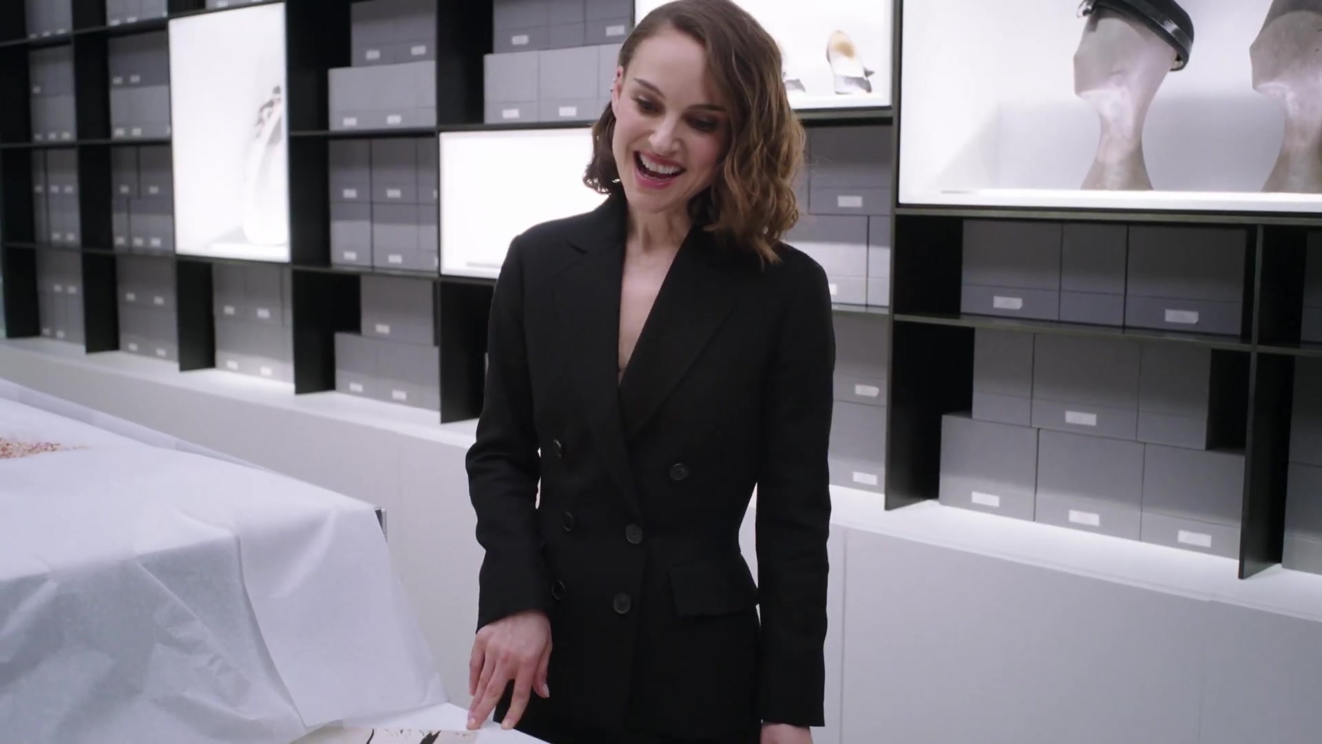 Miss_Dior_-_A_Miss_in_Paris_Episode_4-00_00_58_440.jpeg Miss_Dior_-_A_Miss_in_Paris_Episode_4-00_00_58_440.jpeg