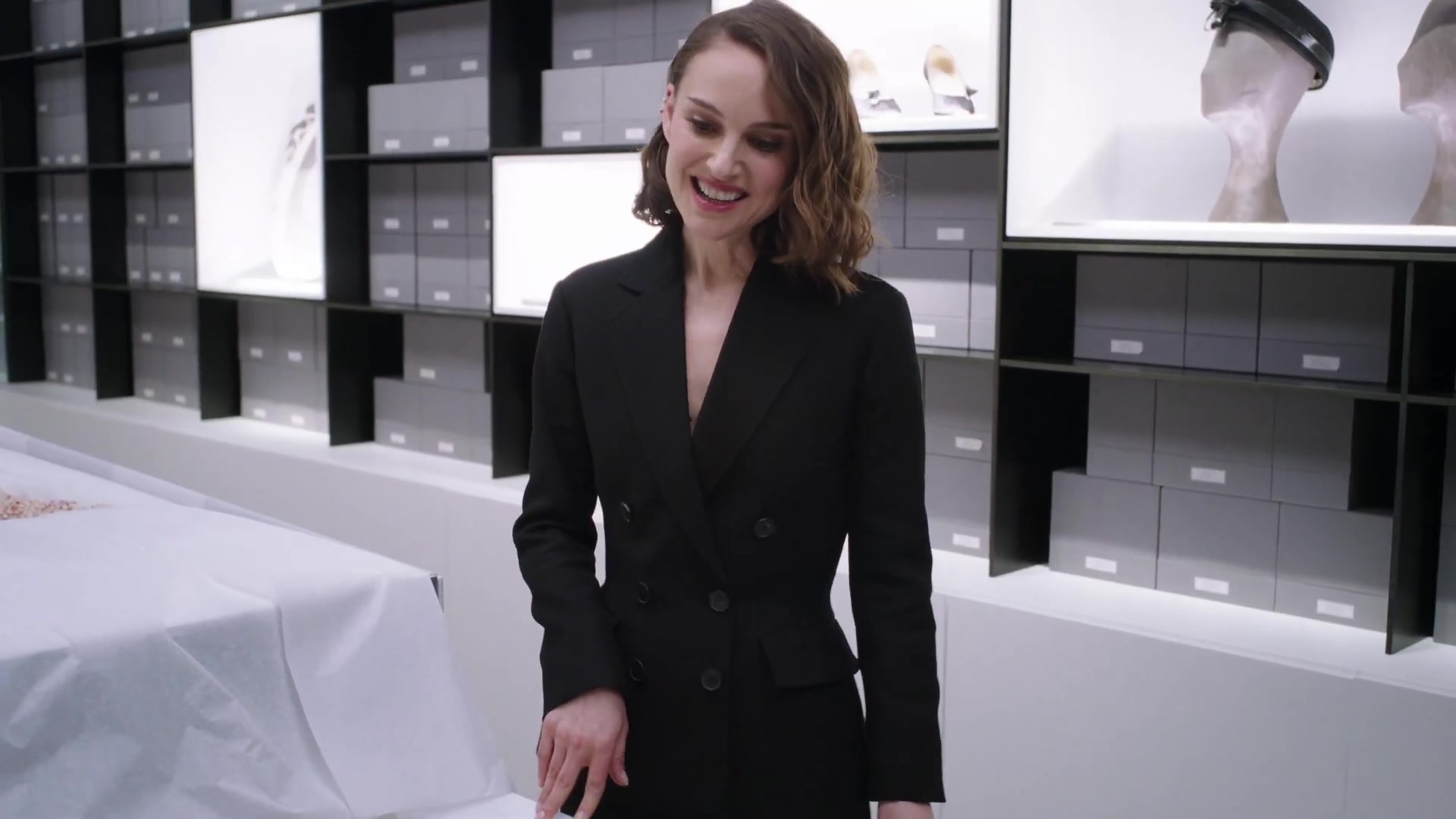 Miss_Dior_-_A_Miss_in_Paris_Episode_4-00_00_58_760.jpeg Miss_Dior_-_A_Miss_in_Paris_Episode_4-00_00_58_760.jpeg