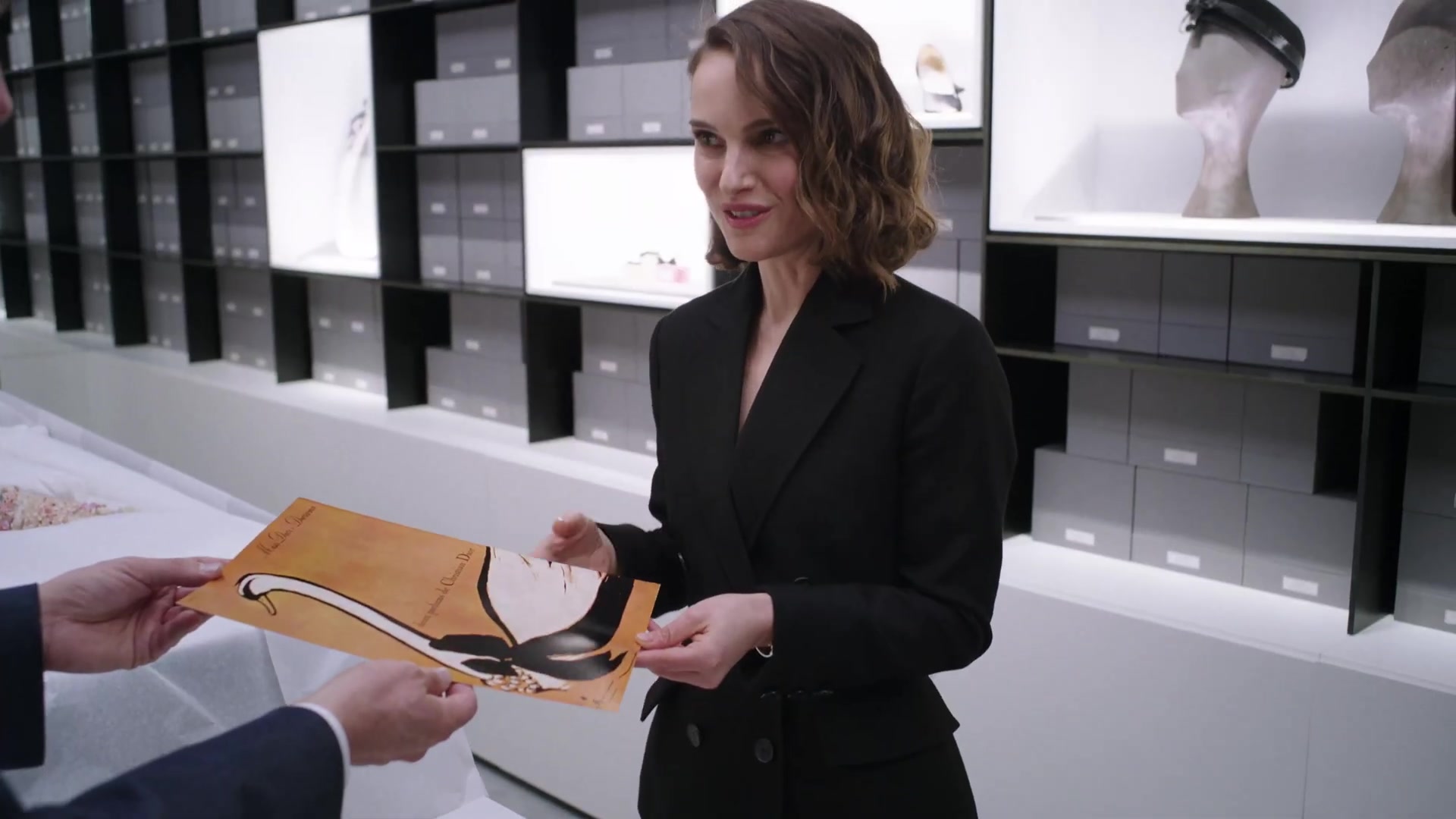 Miss_Dior_-_A_Miss_in_Paris_Episode_4-00_01_03_960.jpeg Miss_Dior_-_A_Miss_in_Paris_Episode_4-00_01_03_960.jpeg