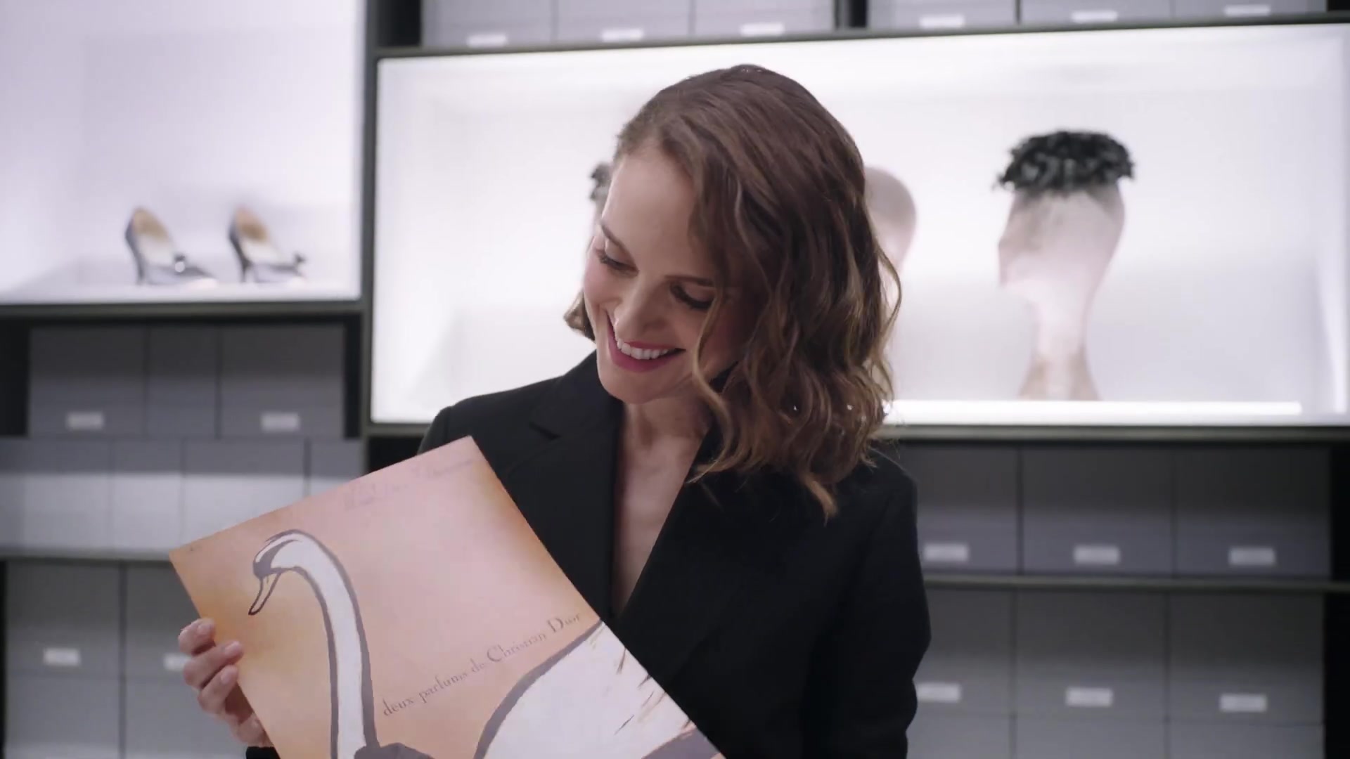 Miss_Dior_-_A_Miss_in_Paris_Episode_4-00_01_04_520.jpeg