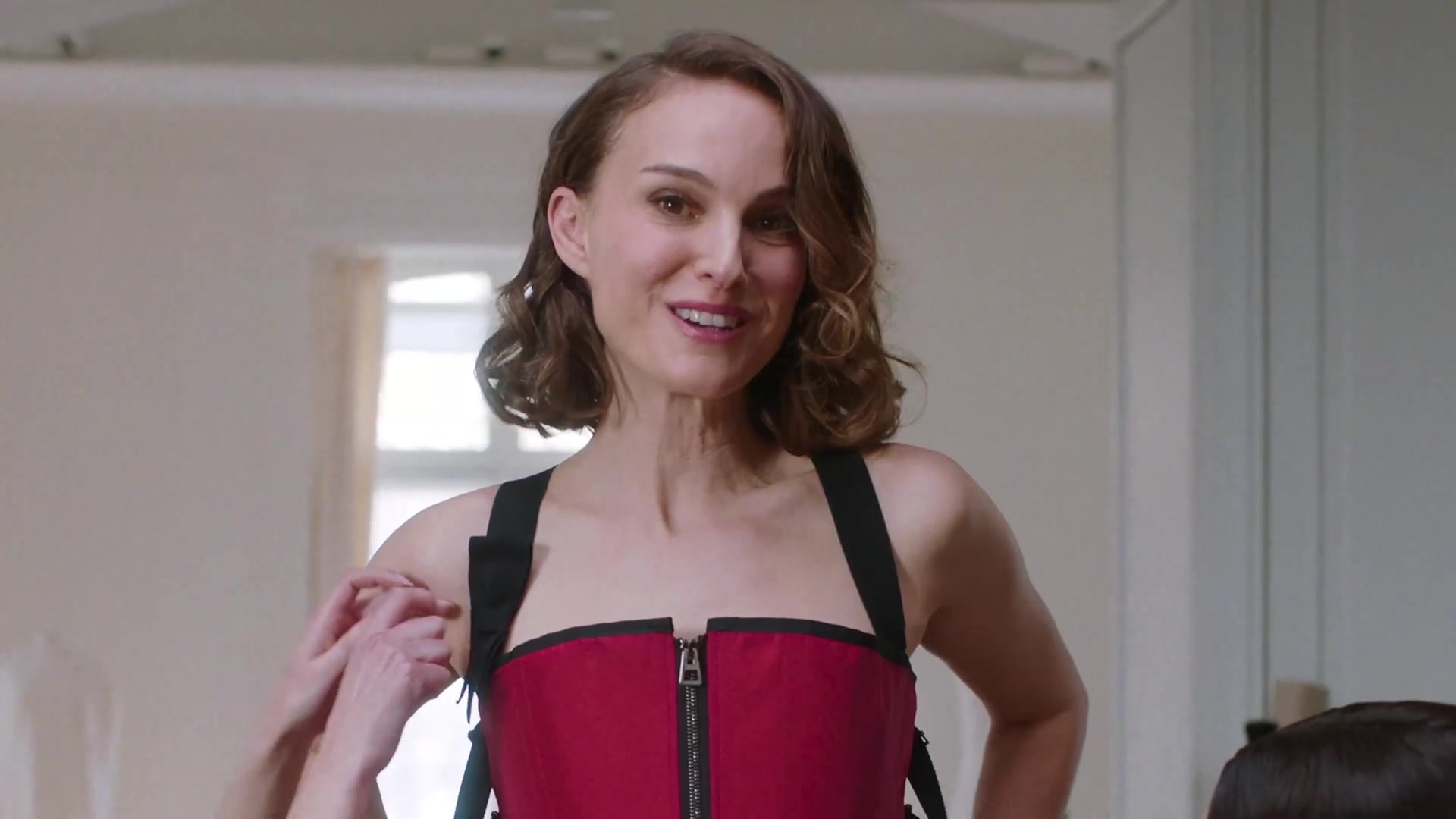 Miss_Dior_-_A_Miss_in_Paris_Episode_5-00_00_04_040.jpeg