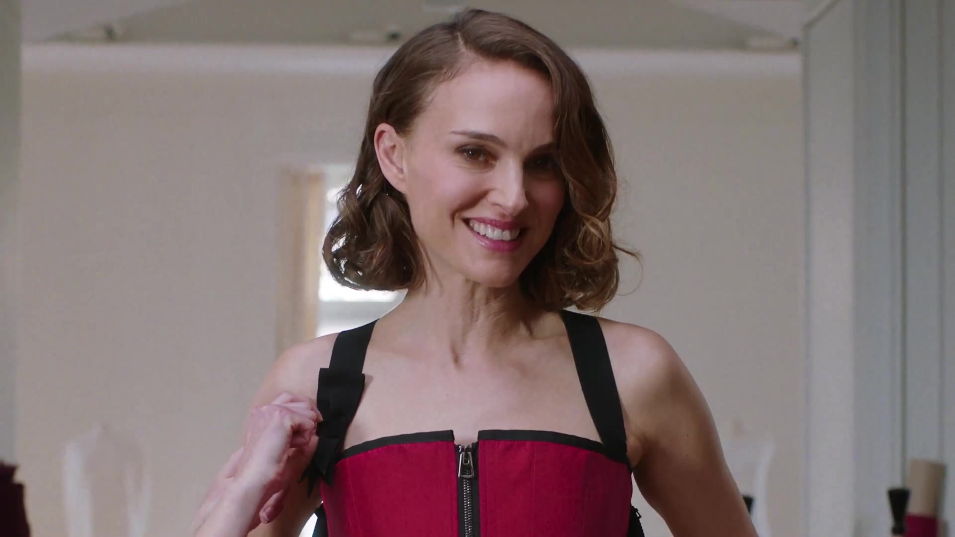 Miss_Dior_-_A_Miss_in_Paris_Episode_5-00_00_05_400.jpeg