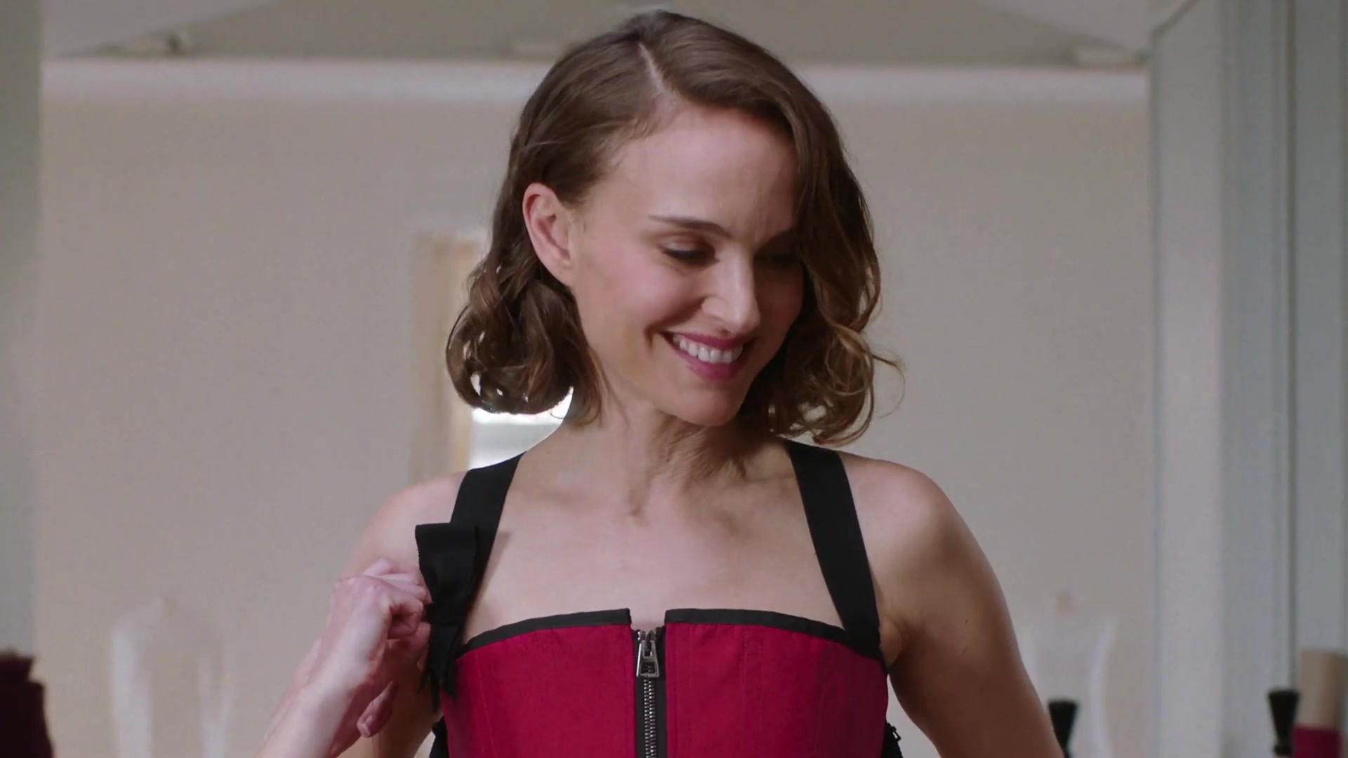 Miss_Dior_-_A_Miss_in_Paris_Episode_5-00_00_05_640.jpeg