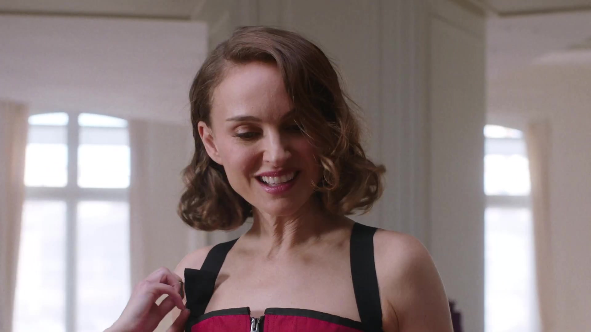 Miss_Dior_-_A_Miss_in_Paris_Episode_5-00_00_07_880.jpeg Miss_Dior_-_A_Miss_in_Paris_Episode_5-00_00_07_880.jpeg