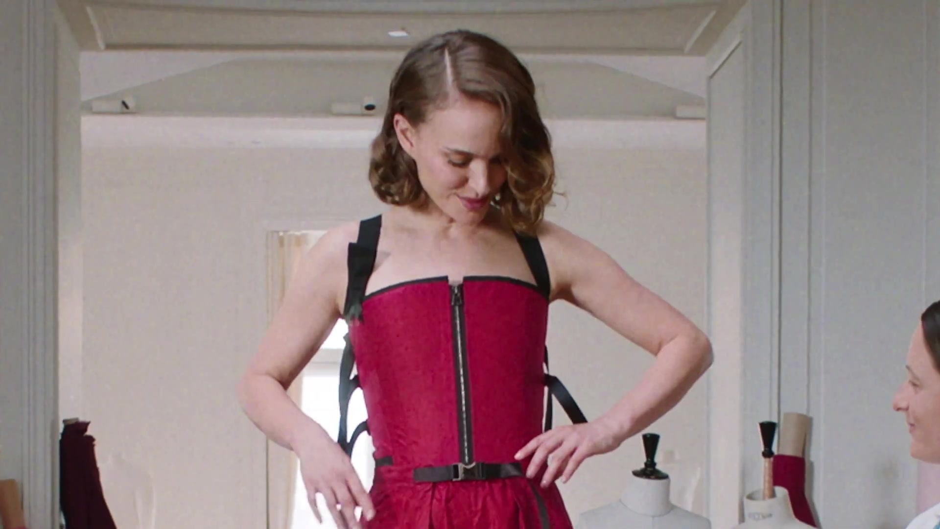 Miss_Dior_-_A_Miss_in_Paris_Episode_5-00_00_10_120.jpeg