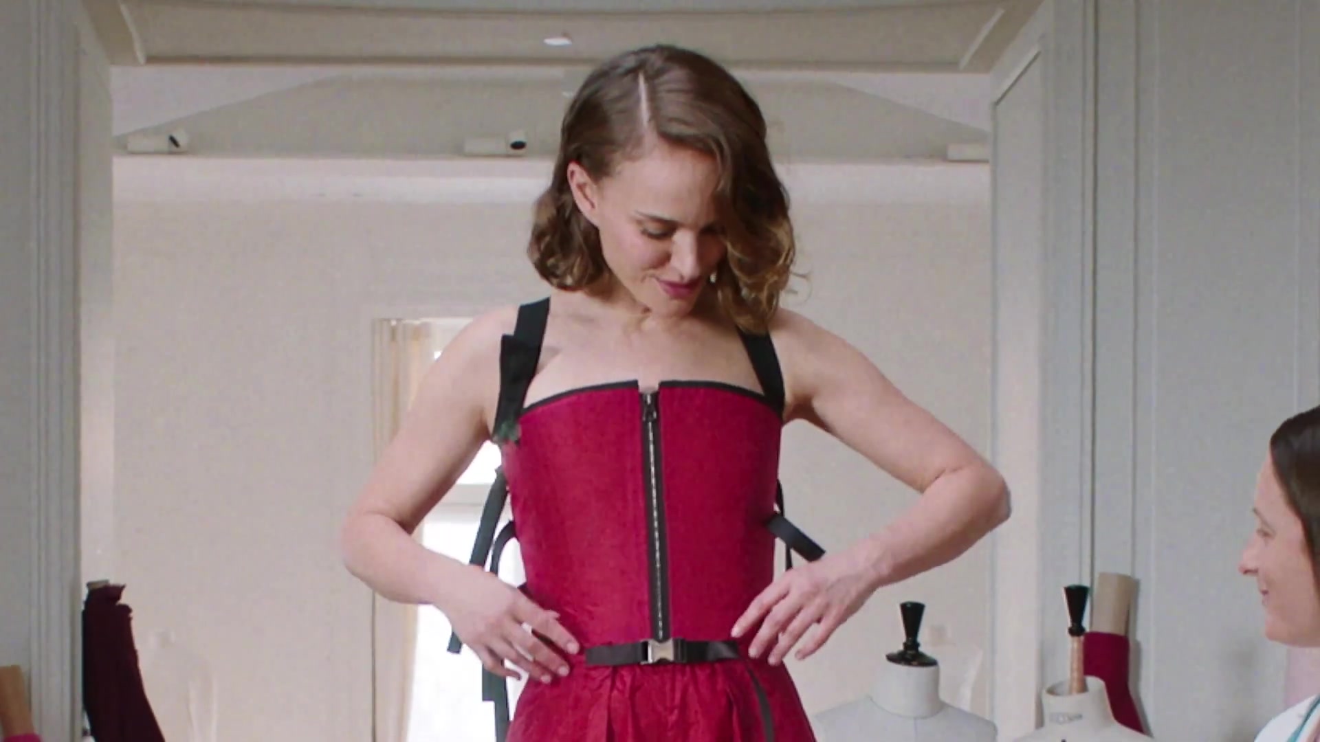 Miss_Dior_-_A_Miss_in_Paris_Episode_5-00_00_10_360.jpeg