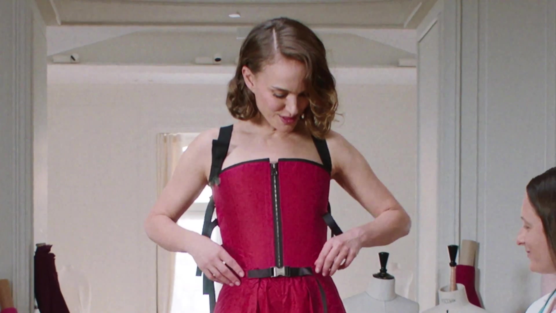Miss_Dior_-_A_Miss_in_Paris_Episode_5-00_00_10_520.jpeg Miss_Dior_-_A_Miss_in_Paris_Episode_5-00_00_10_520.jpeg