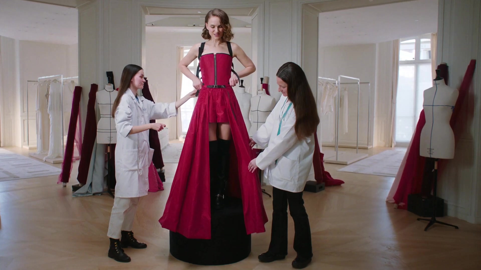Miss_Dior_-_A_Miss_in_Paris_Episode_5-00_00_12_920.jpeg