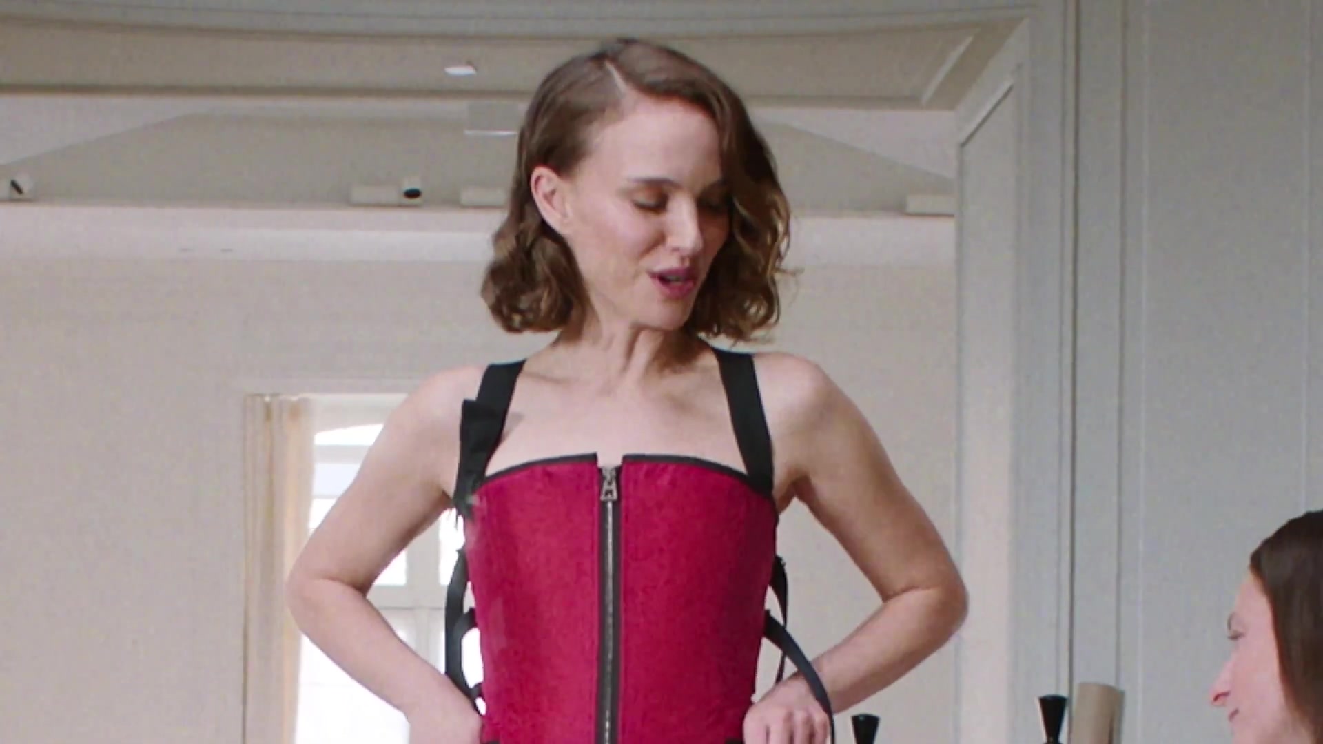 Miss_Dior_-_A_Miss_in_Paris_Episode_5-00_00_15_560.jpeg