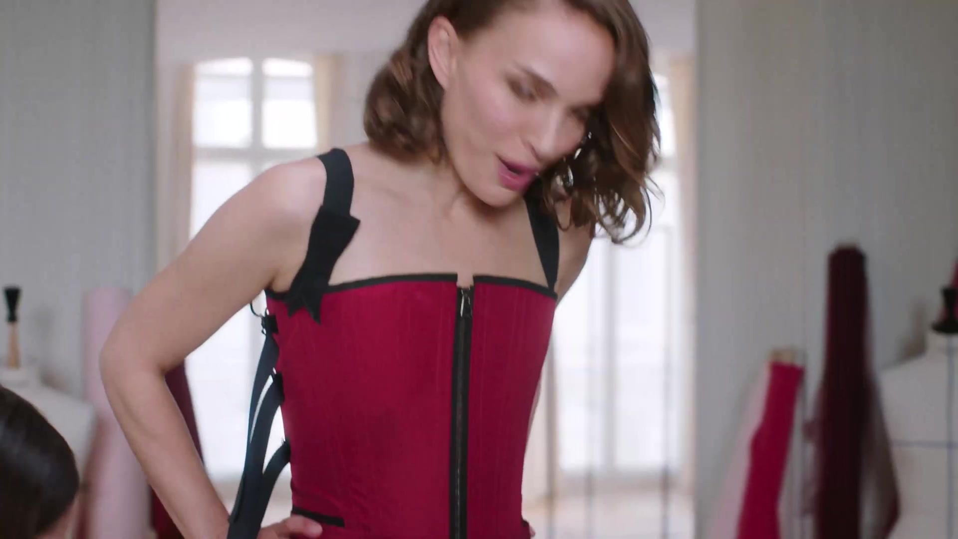 Miss_Dior_-_A_Miss_in_Paris_Episode_5-00_00_17_800.jpeg Miss_Dior_-_A_Miss_in_Paris_Episode_5-00_00_17_800.jpeg
