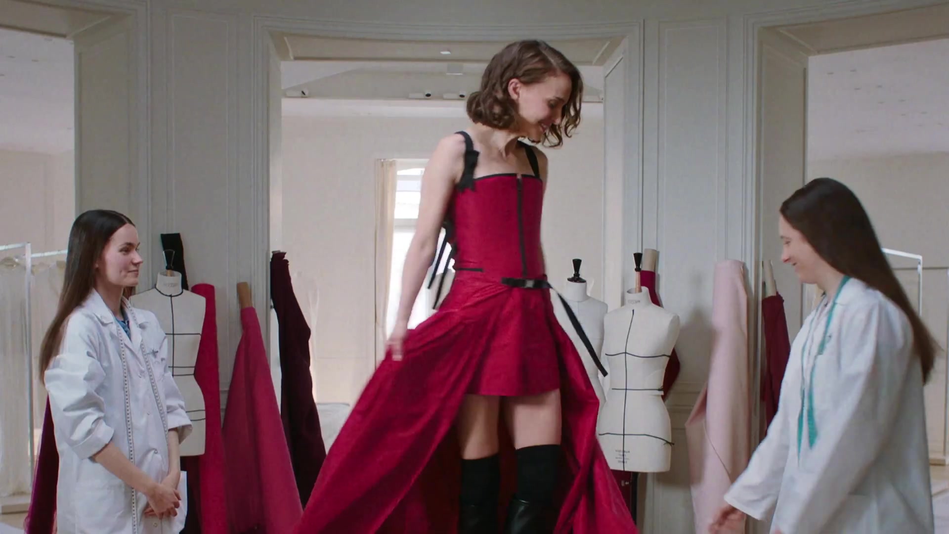 Miss_Dior_-_A_Miss_in_Paris_Episode_5-00_00_19_720.jpeg