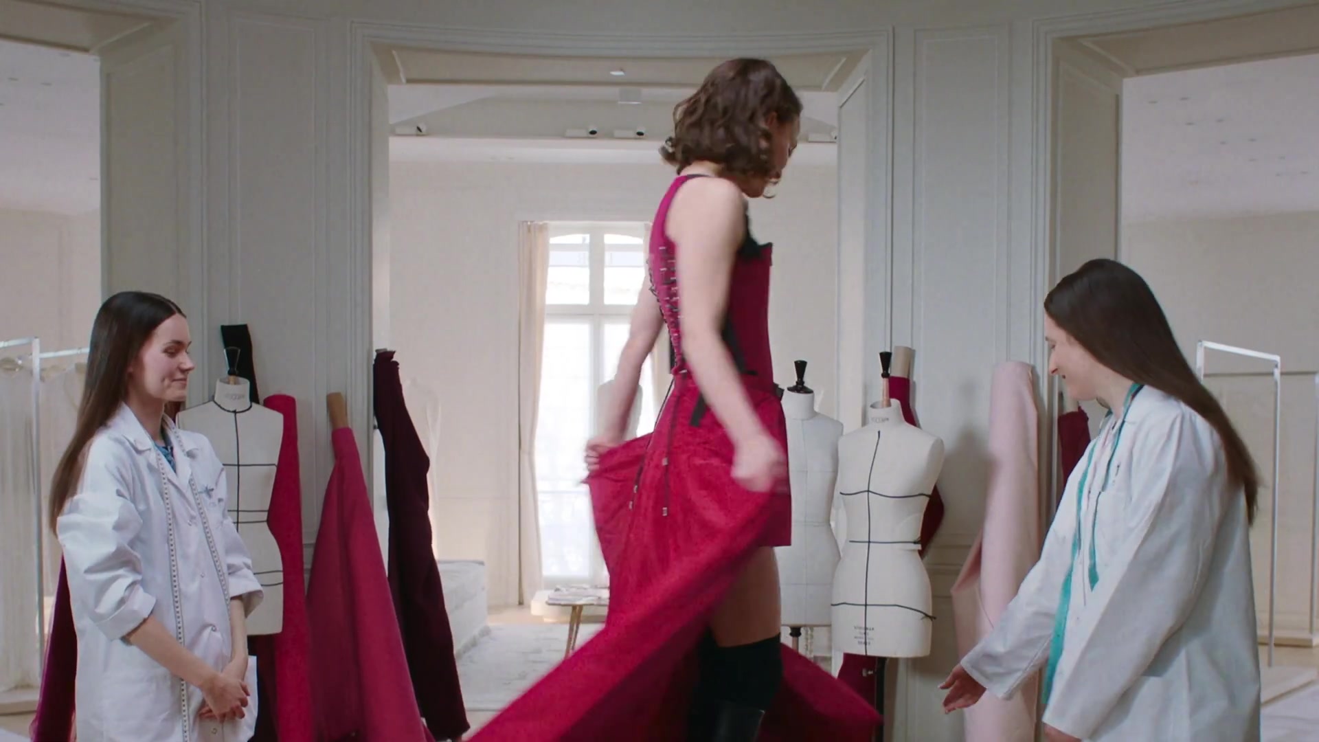 Miss_Dior_-_A_Miss_in_Paris_Episode_5-00_00_20_040.jpeg