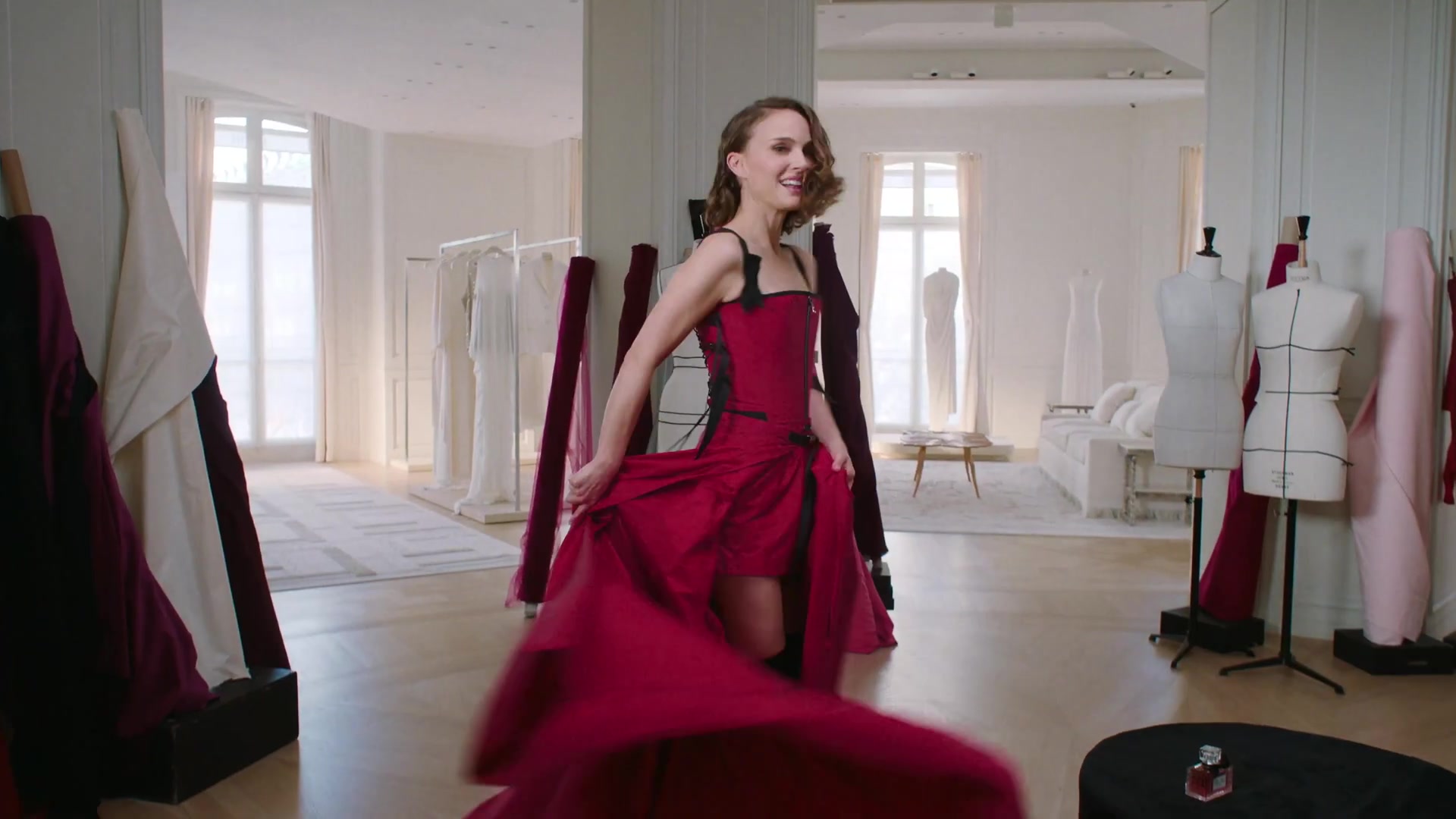 Miss_Dior_-_A_Miss_in_Paris_Episode_5-00_00_37_160.jpeg