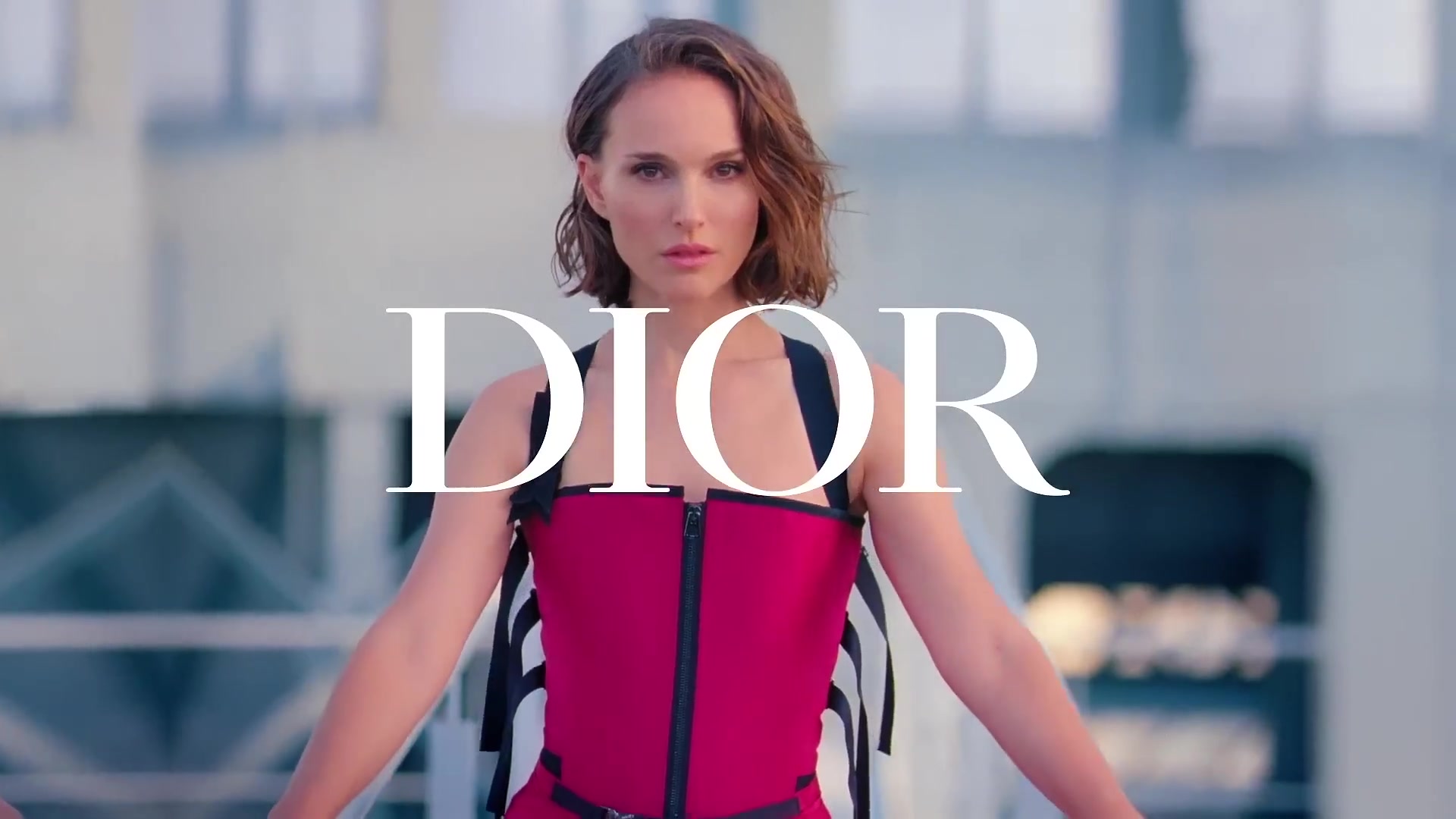 The_New_Miss_Dior_Essence-00_00_00_640.jpeg