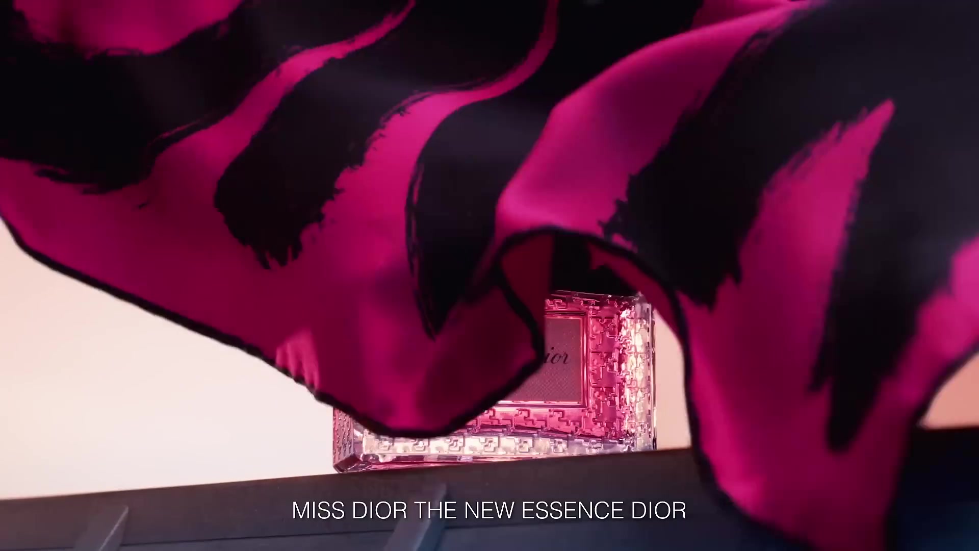 The_New_Miss_Dior_Essence-00_00_27_040.jpeg